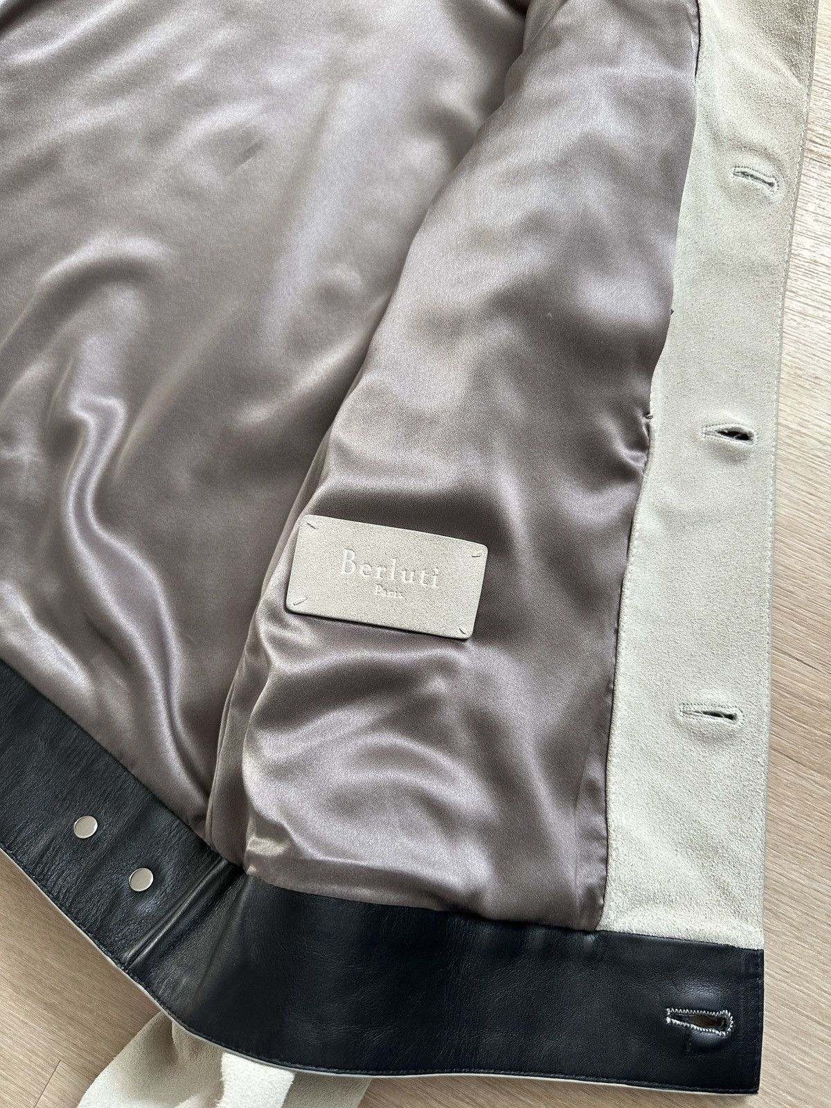Berluti FW18 Light Grey Heavy Suede Trucker with Corduroy Details Size US S / EU 44-46 / 1 - 8 Thumbnail