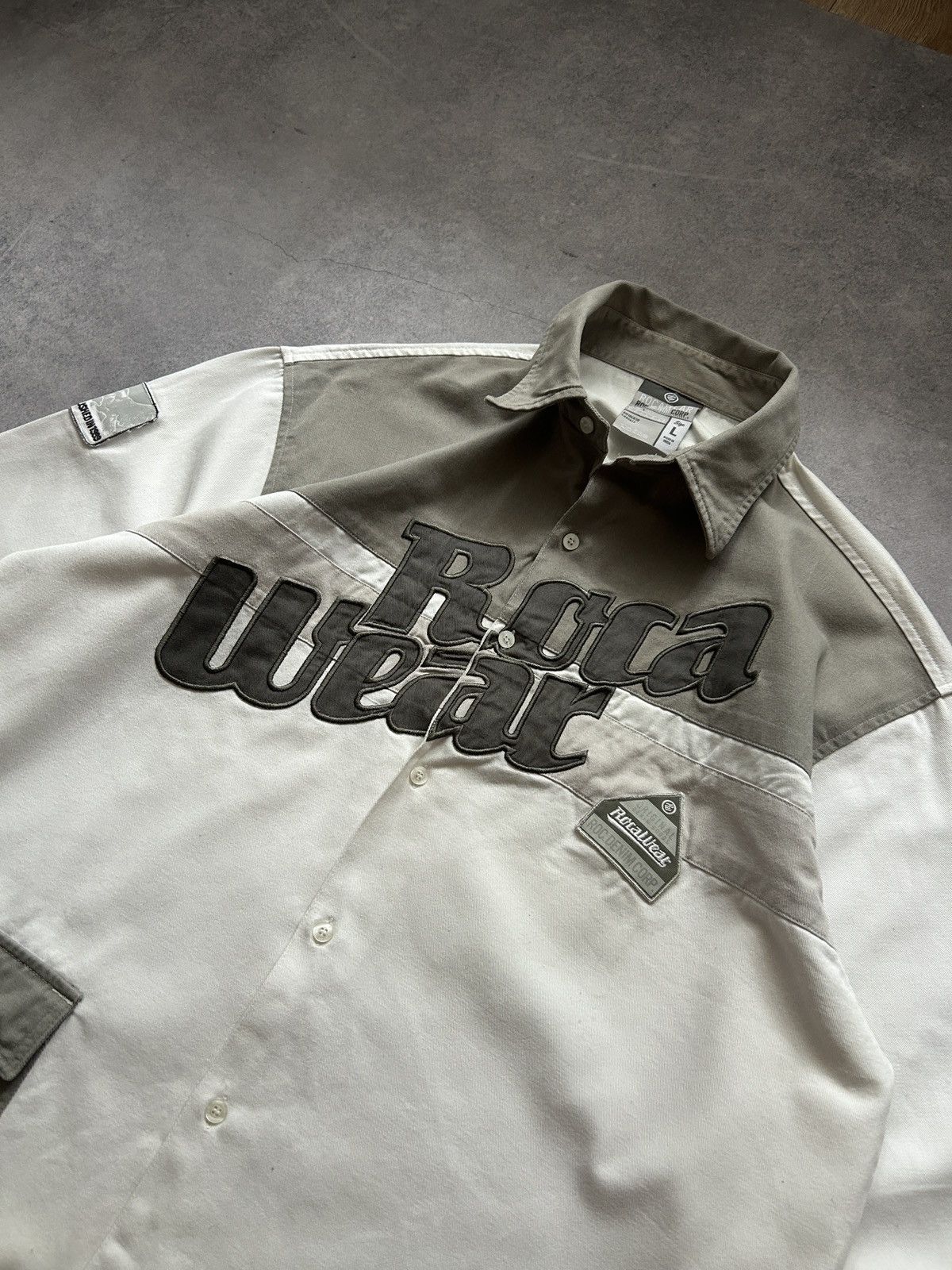 Rap Tees ❗️Very Rare❗️ RocaWear Big logo Heavy button shirt true rap Size US L / EU 52-54 / 3 - 2 Thumbnail