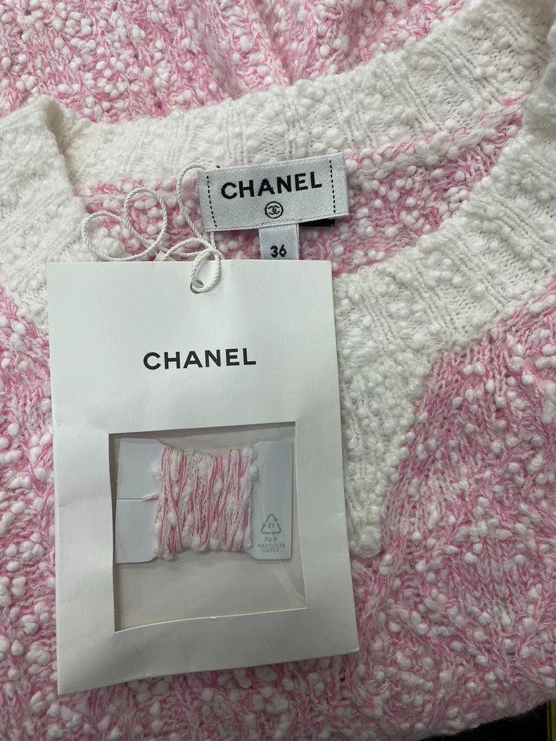 Chanel 24P pink and white color-blocked knitted sweater