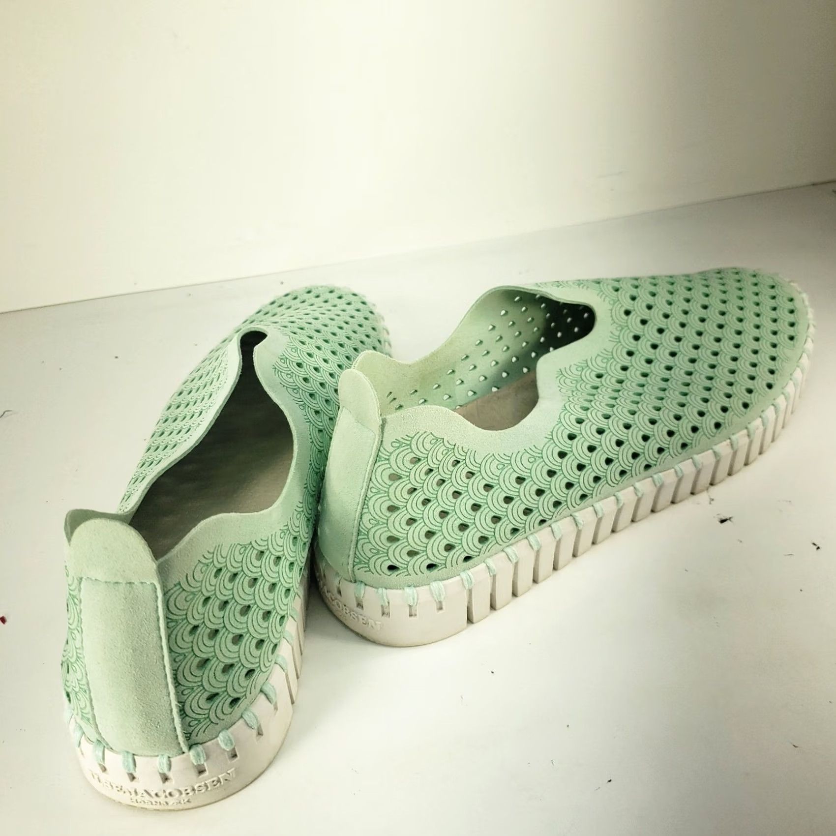 Ilse Jacobsen Ilse Jacobsen Tulip Perforated Slip On Flats Light Mint Green Sz 9.5-10 41 Womens Shoes Tulip Perforated Slip On Flats Green Light Mint 9.5-10 41 Size US 9.5 / IT 39.5 - 4 Thumbnail