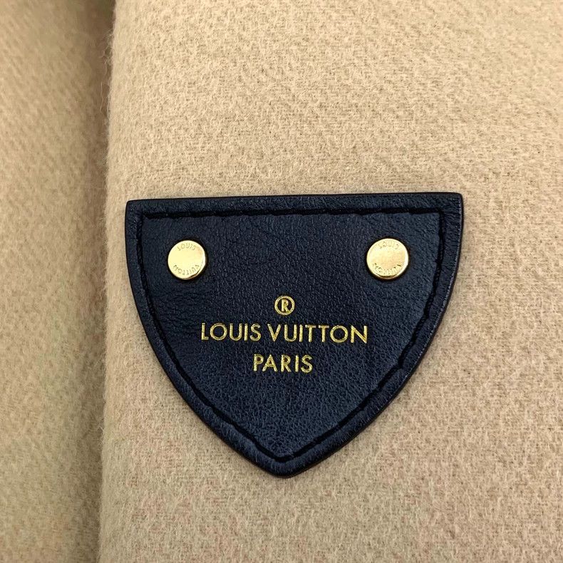 Louis Vuitton Louis Vuitton 22 coats with brown lining logo and full pri Size XS / US 0-2 / IT 36-38 - 6 Thumbnail