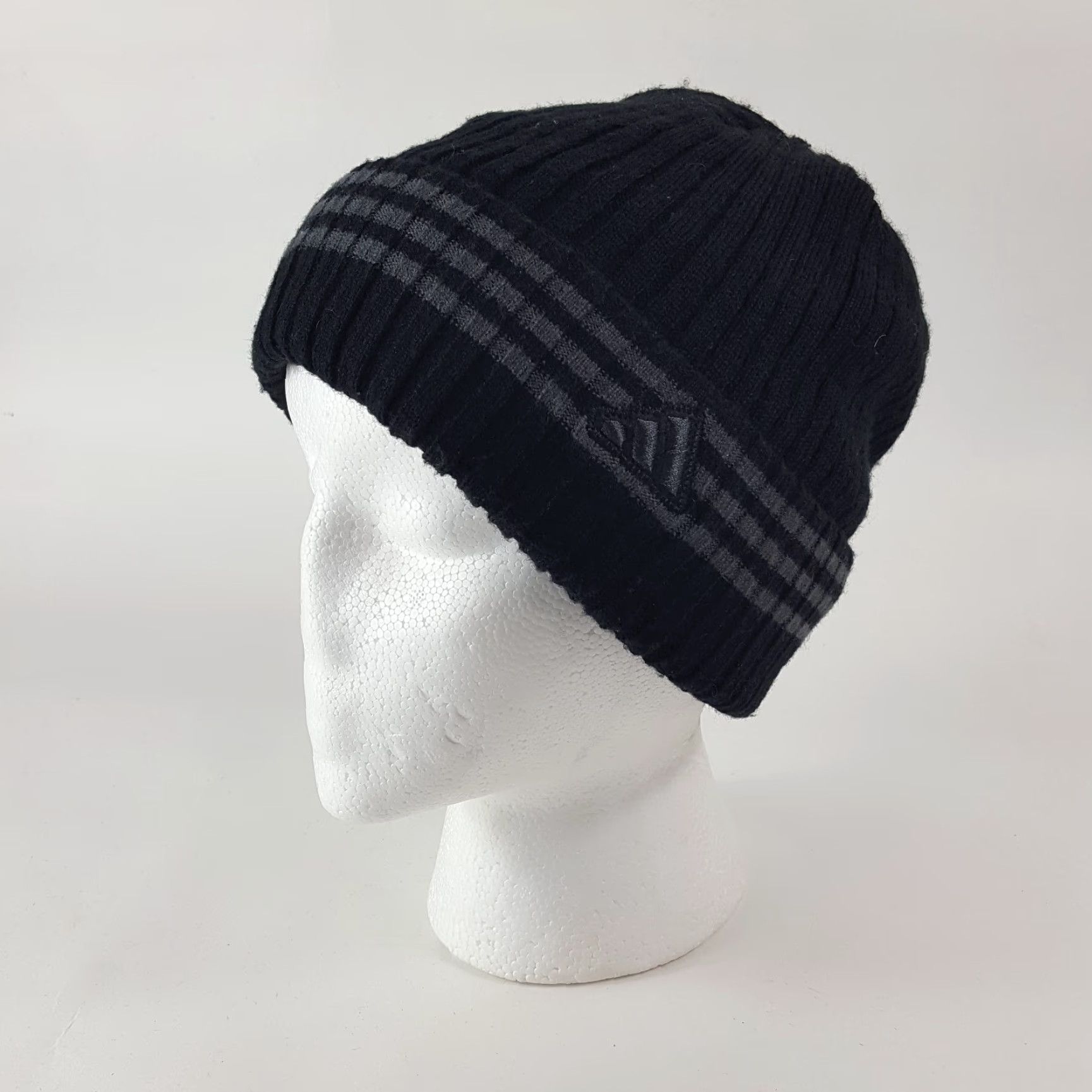 Adidas VINTAGE adidas Men Beanie Hat Winter Cap Knit 2000s Retro Stripe Black Unisex Size ONE SIZE - 6 Thumbnail