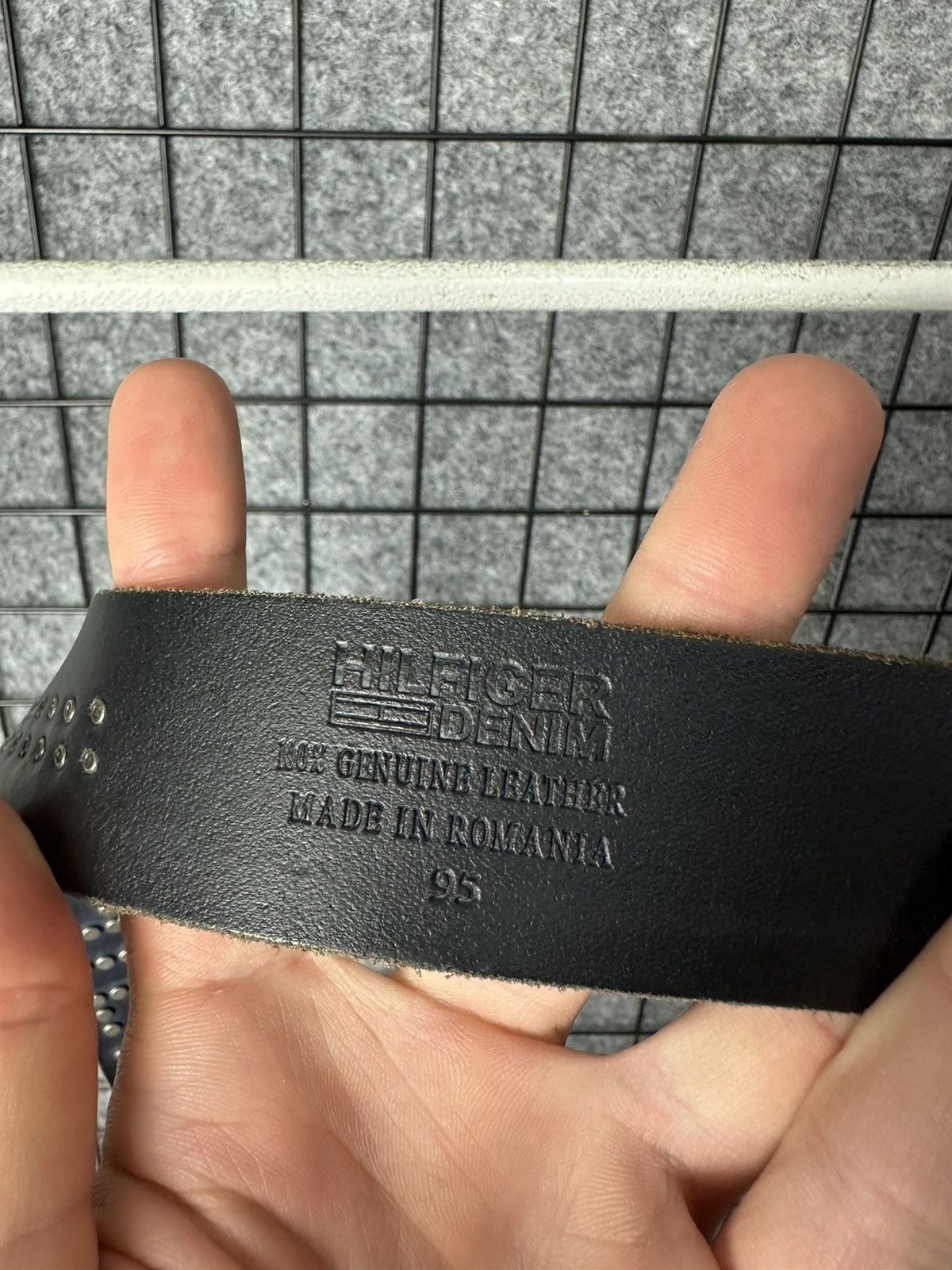 Tommy Hilfiger Tommy Hilfiger Genuine Leather Logo Studded Belt Size OS Size ONE SIZE - 7 Thumbnail