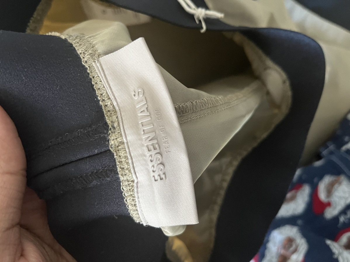 Essentials × Fear of God Essentials Chinos Size US 29 - 6 Thumbnail