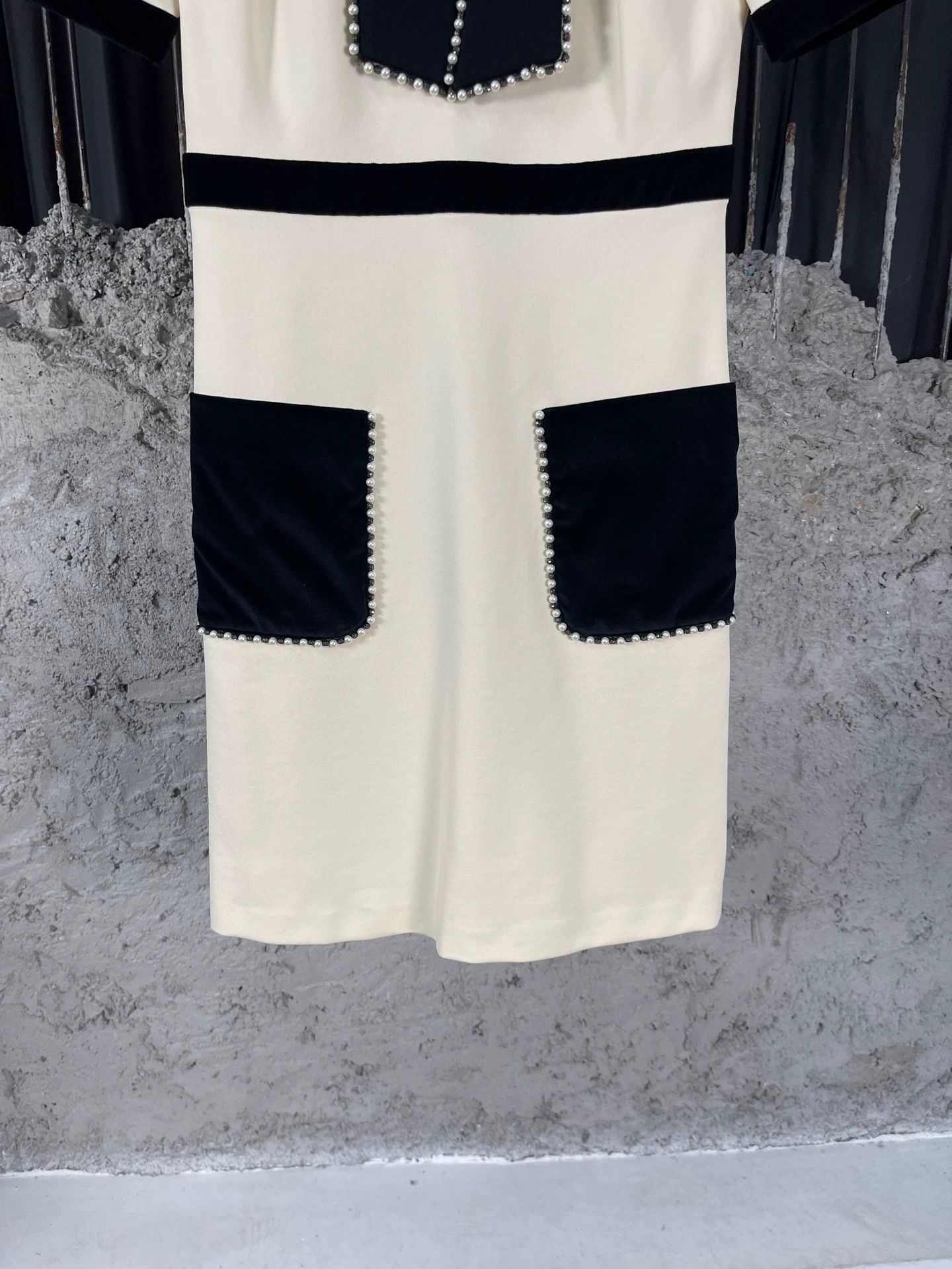 Gucci Gucci Women's Pearl Embellished Dress Size M (New) Size M / US 6-8 / IT 42-44 - 4 Thumbnail