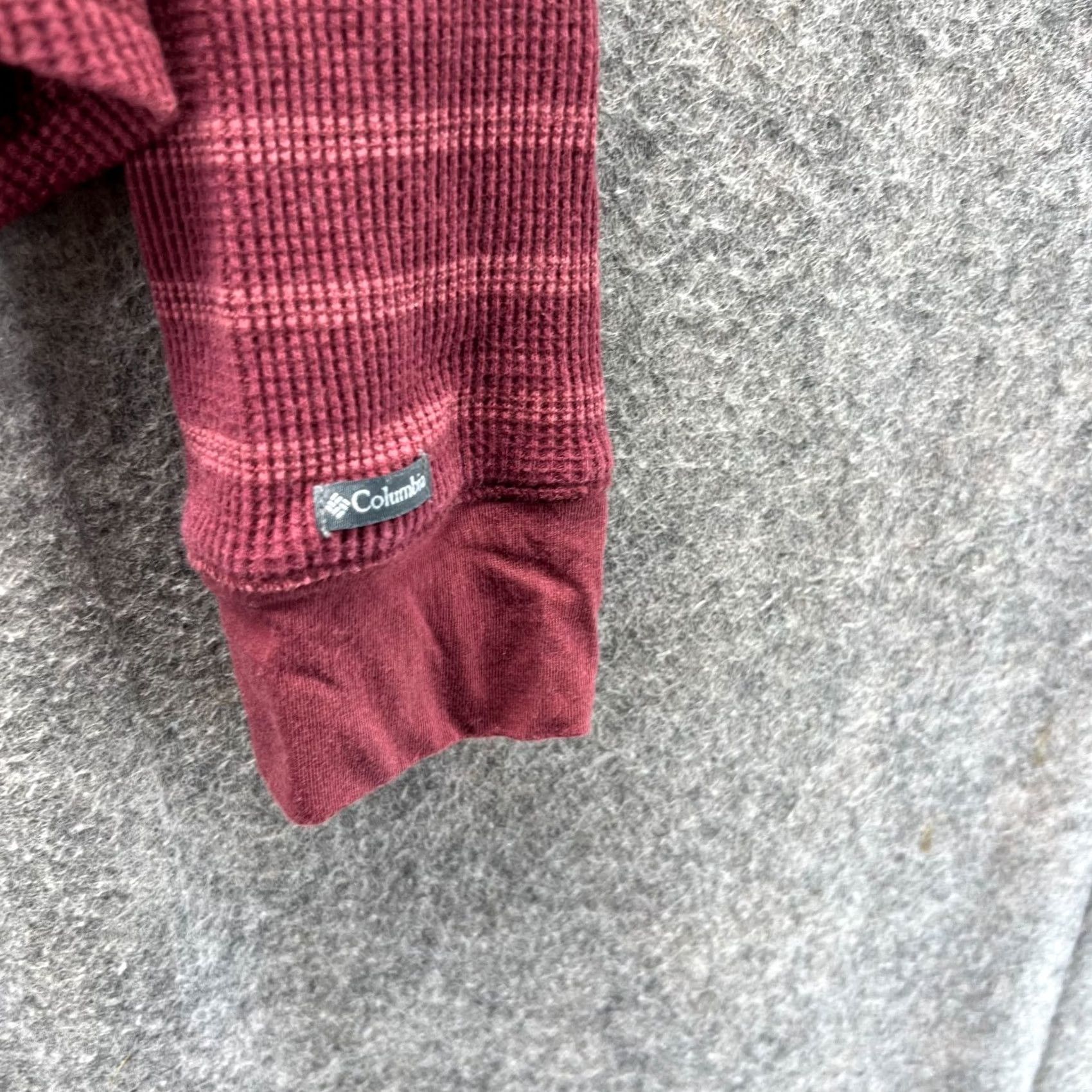 Vintage Columbia Shirt Women Large Burgundy Thermal Waffle Knit Long Sleeve Pullover Top Size L / US 10 / IT 46 - 7 Thumbnail