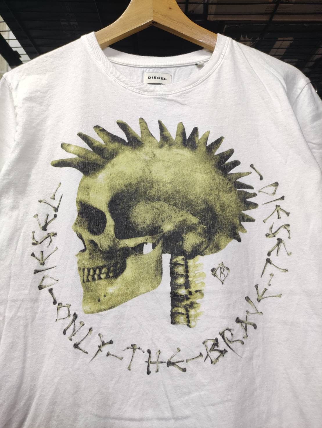 Diesel Diesel " Only the Brave " Punk Skull Head Y2K T-Shirt Size US XL / EU 56 / 4 - 1 Thumbnail