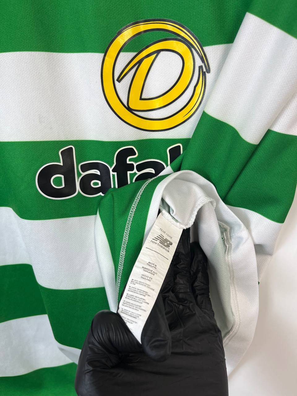 New Balance CELTIC 2016 2017 HOME FOOTBALL SHIRT SOCCER JERSEY Size US M / EU 48-50 / 2 - 4 Thumbnail