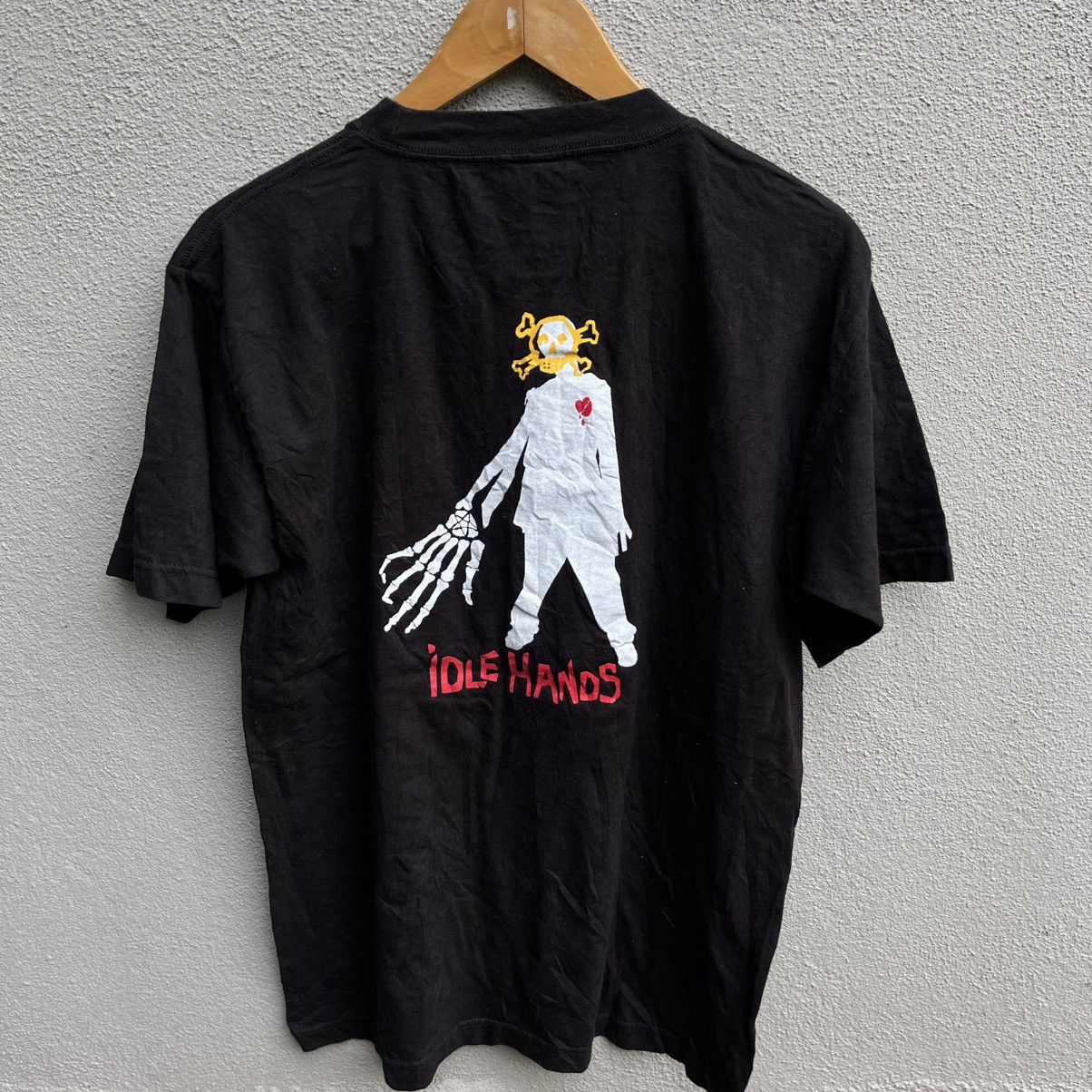 Vintage Vintage rare 90s IDLE HANDS movie tee horror Size US M / EU 48-50 / 2 - 3 Thumbnail