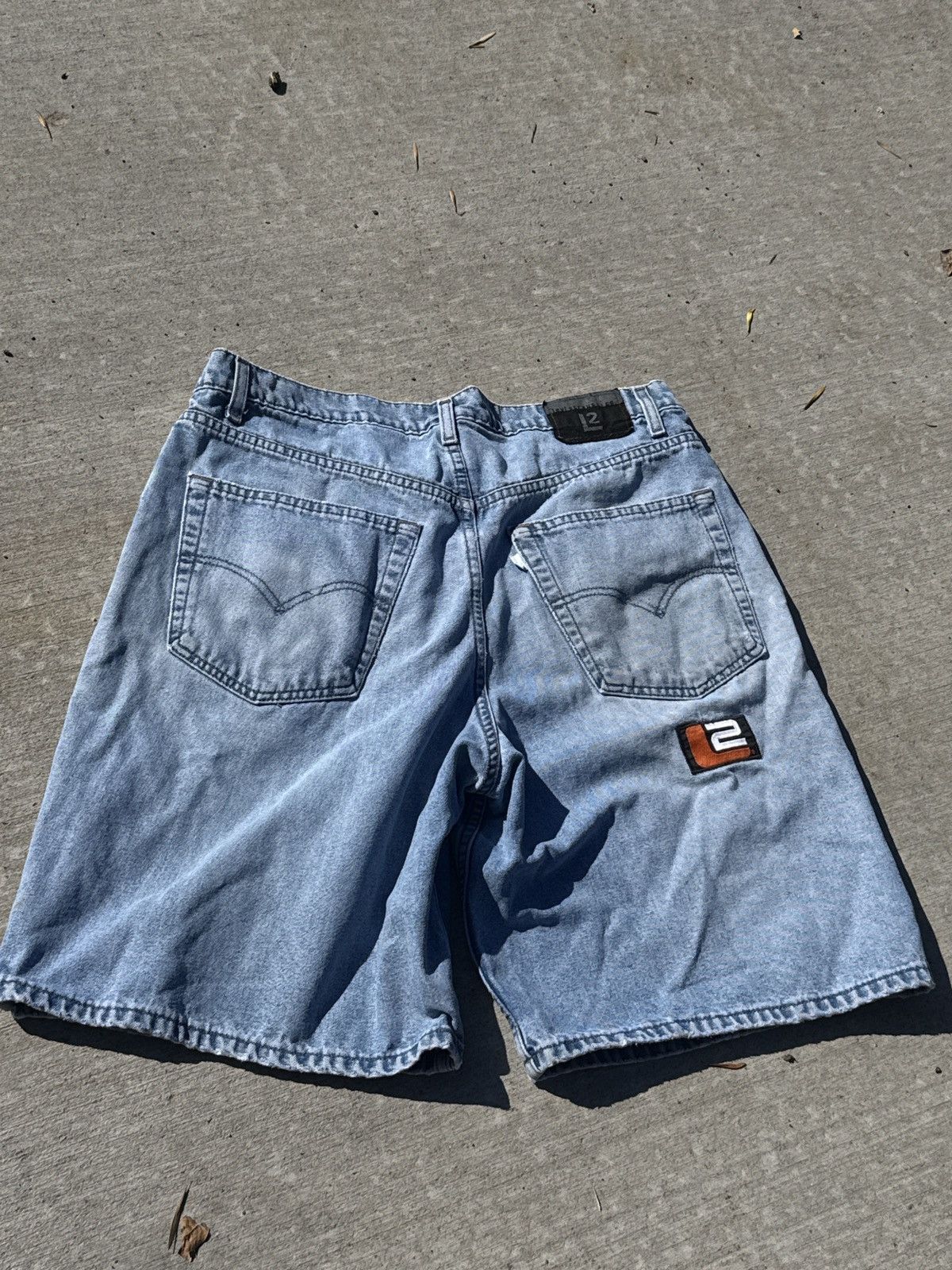 JNCO Vintage Levi’s L2 Embroidered Baggy Y2K Jean Shorts Size US 34 / EU 50 - 2 Thumbnail