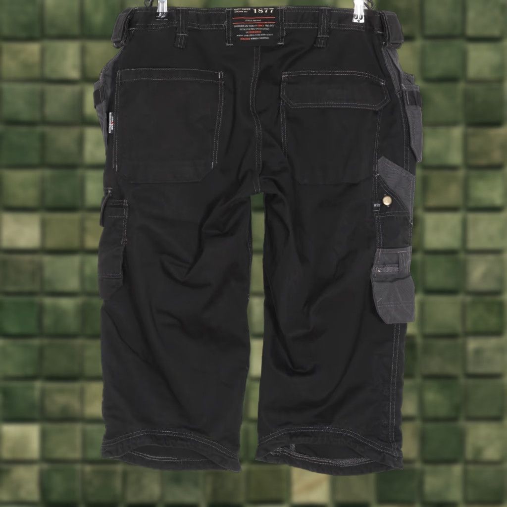 Helly Hansen VINTAGE Helly Hansen Workwear ½ Cargo Shorts Men 56 W39 DZ8139 Cargo Shorts Men 39 in Inseam 22 in Black Grey Mens Size US 40 / EU 56 - 1 Thumbnail