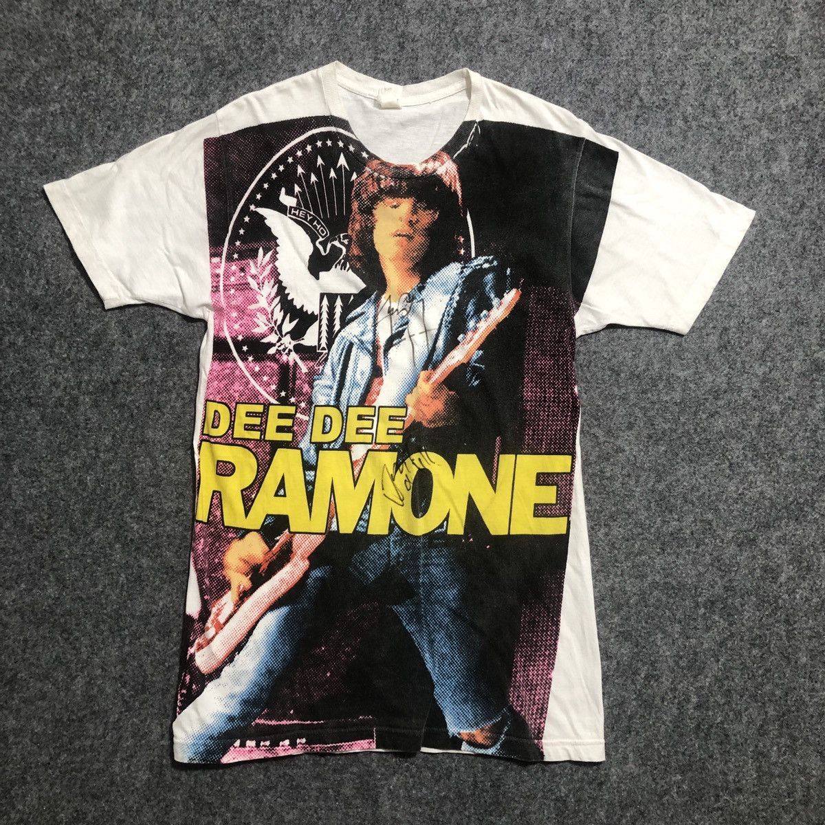 Vintage Vintage Dee Dee Ramone All Over Print T-Shirt Size US S / EU 44-46 / 1 - 1 Thumbnail