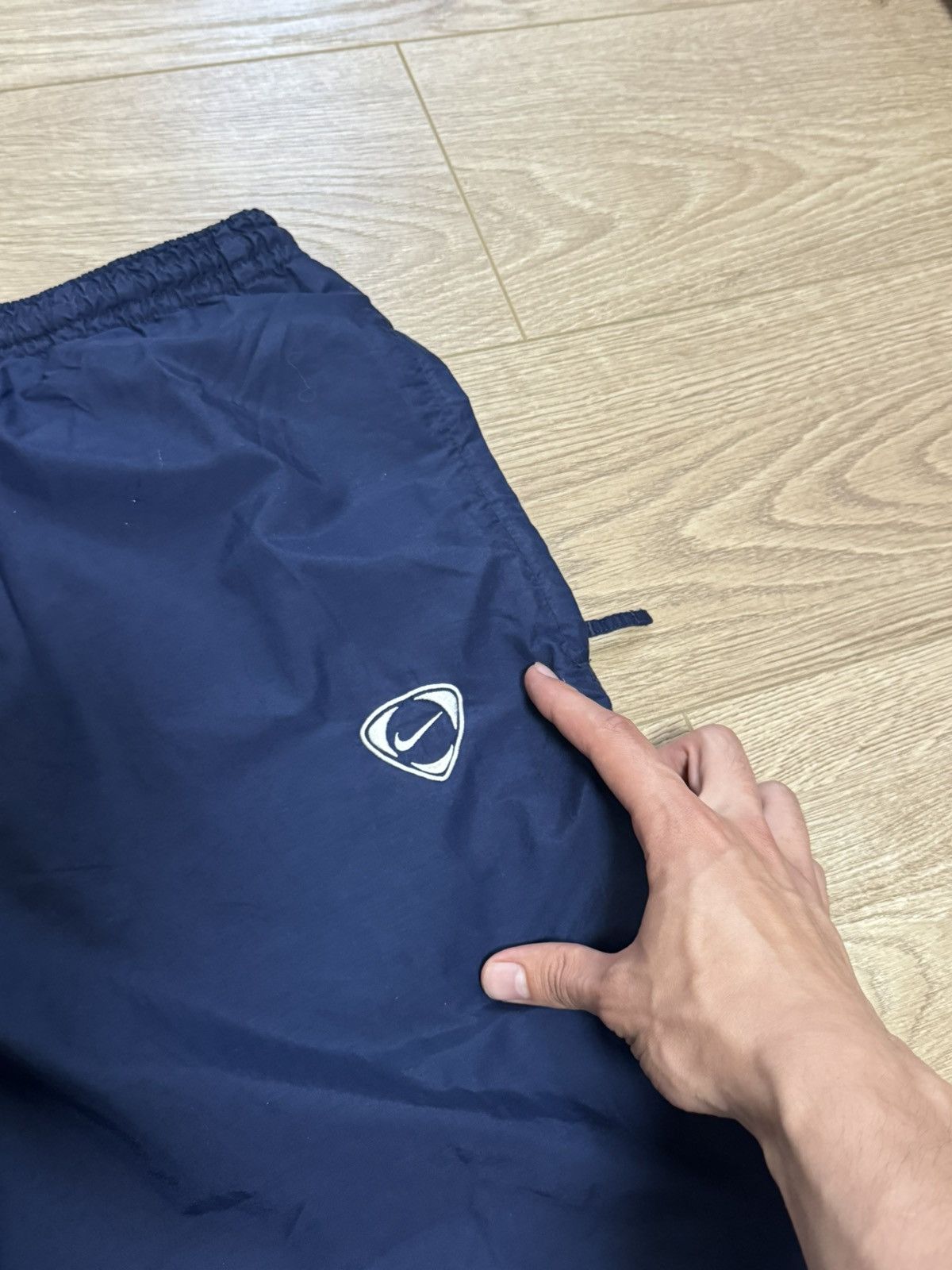 Nike Vintage Nike Nylon Y2K baggy pants navy men’s XL size Size US 34 / EU 50 - 12 Thumbnail