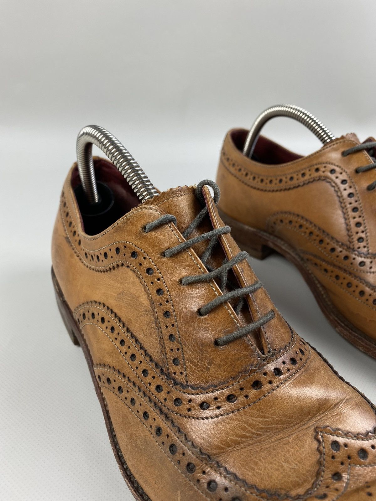 Loake Loake men’s leather formal brogues shoes Size US 9.5 / EU 42-43 - 5 Thumbnail