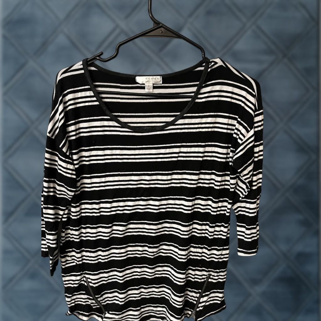 Vintage Kenar Women’s M Stretch Knit Top Black Striped 3/4 Sleeve Hi-Low Crew Neck Casual Knit Top Womens M Black Striped Hi-Low 3/4 Sleeve Kenar Top Size M / US 6-8 / IT 42-44 - 1 Thumbnail