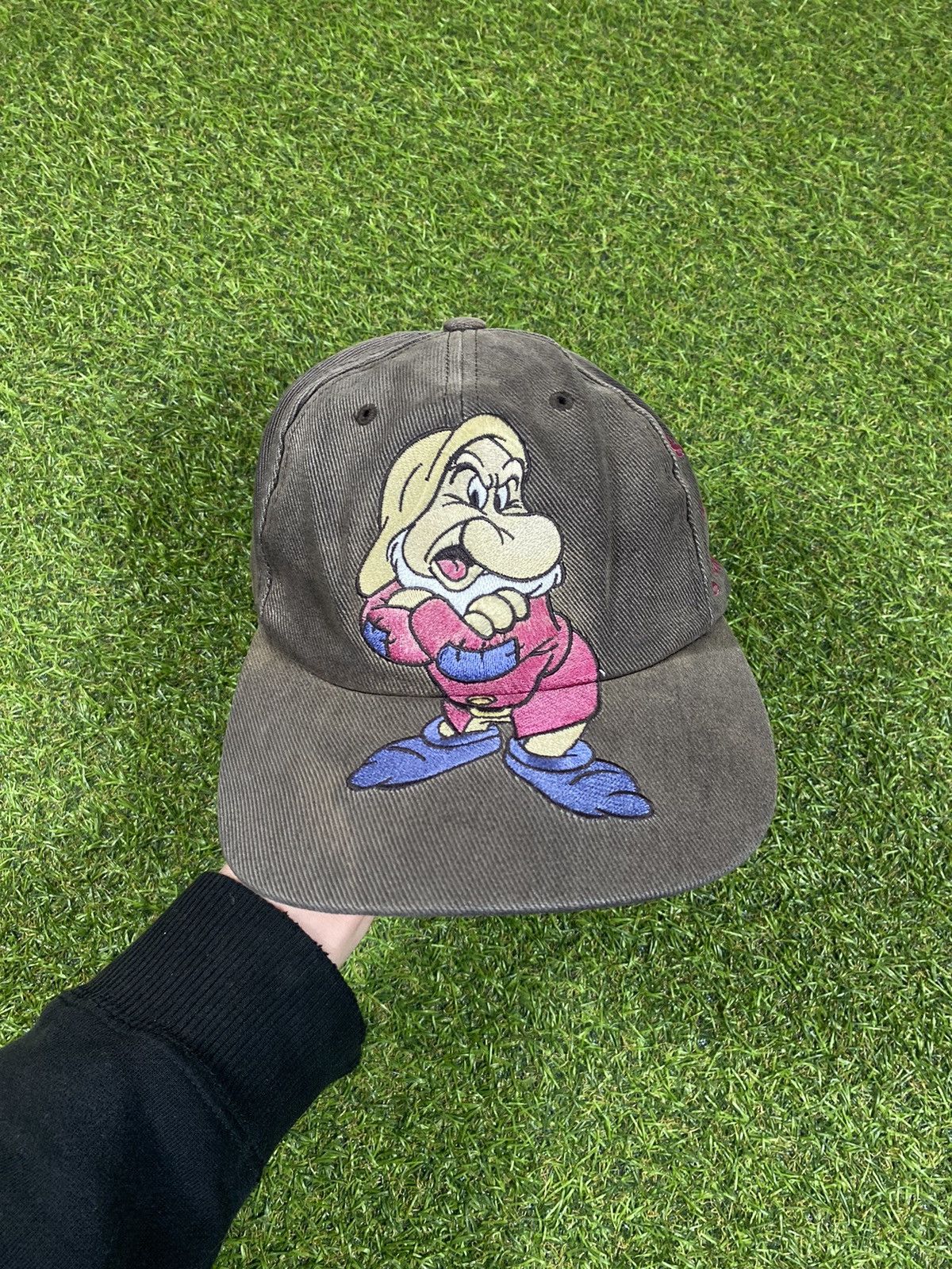 Disney Vintage 90s Grumpy hat Snow White Disney big logo Size ONE SIZE - 1 Thumbnail