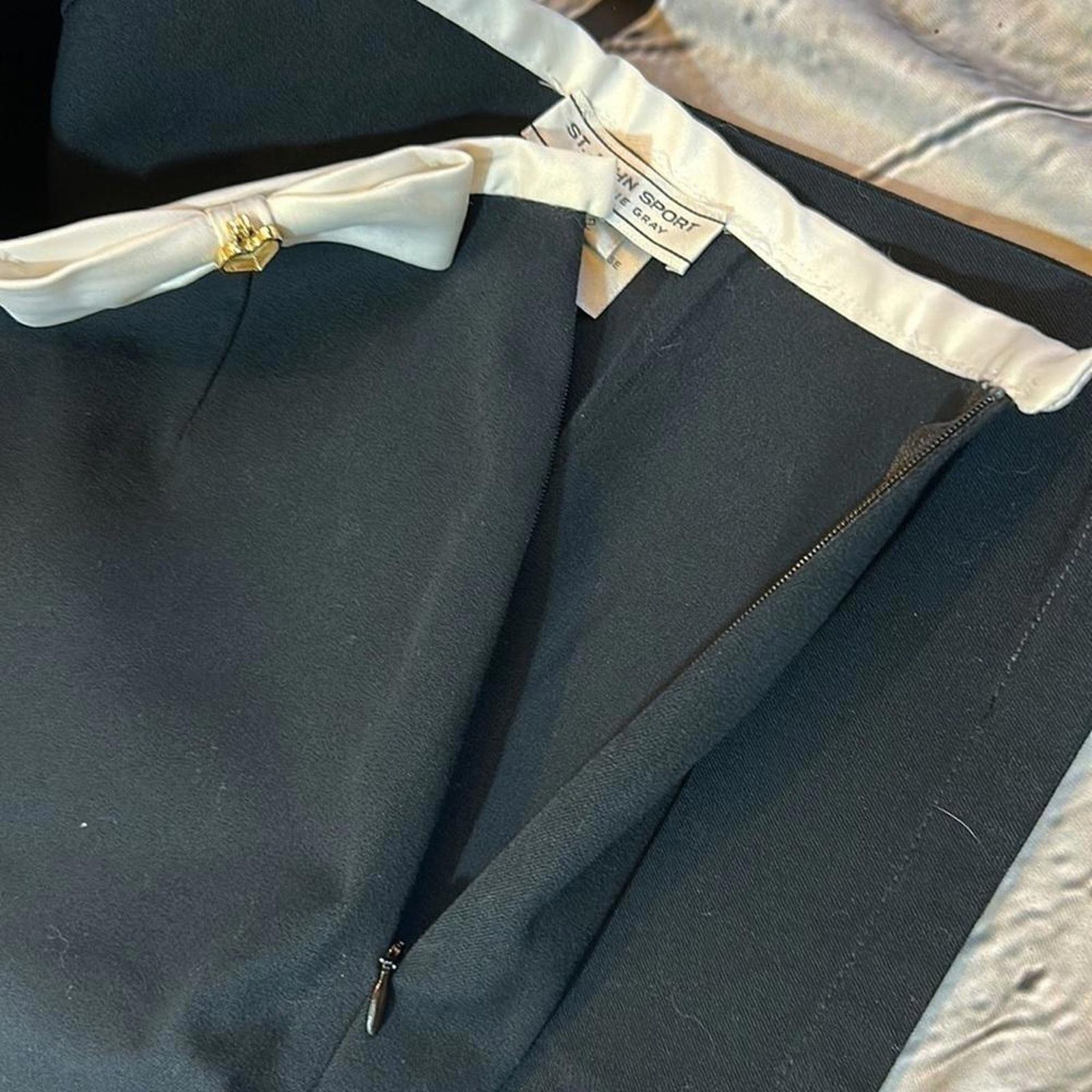 St. John St. John Sport Black Skirt with Satin Bow Size 26" / US 2 / IT 38 - 7 Thumbnail