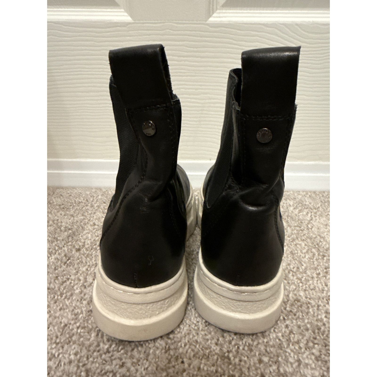 J/Slides J/Slides Black Leather Platform W's Riley Chelsea Boot, 6 Size US 6 / IT 36 - 8 Thumbnail
