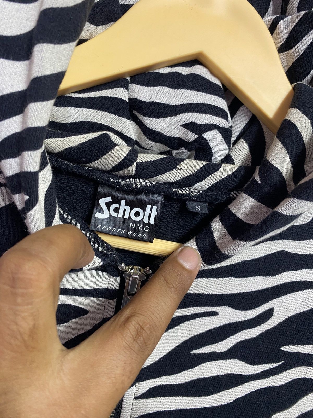 Schott rare Schott N.Y.C. full-zip hoodie with zebra print pattern Size US L / EU 52-54 / 3 - 3 Thumbnail