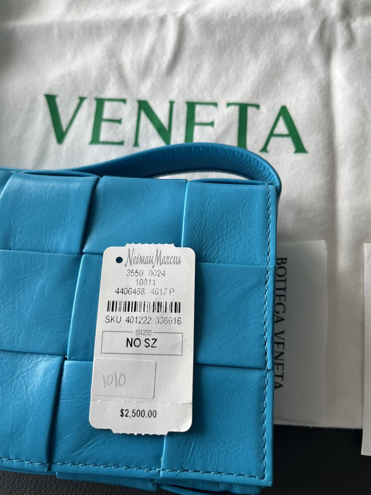 Bottega Veneta $3k value Super Runway Brand New Cassette Bag Waxed Leather Size ONE SIZE - 4 Thumbnail