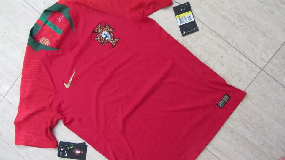 Nike NEW 2018 Nike Vaporknit Portugal Shirt Football COLLECTOR'S Size US S / EU 44-46 / 1 - 2 Thumbnail
