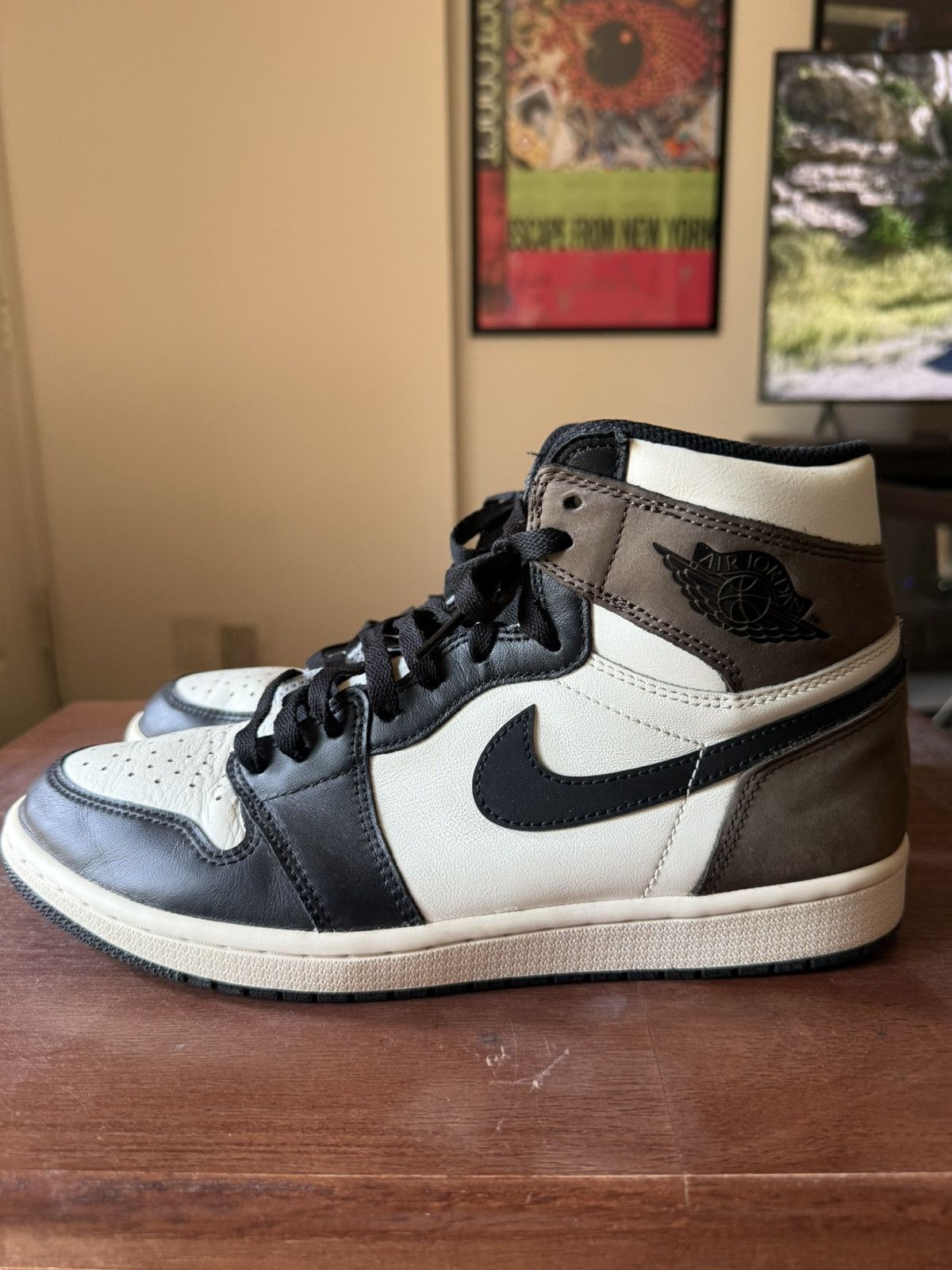 Jordan Brand Air Jordan 1 Retro High OG 'Dark Mocha Size US 10 / EU 43 - 4 Thumbnail