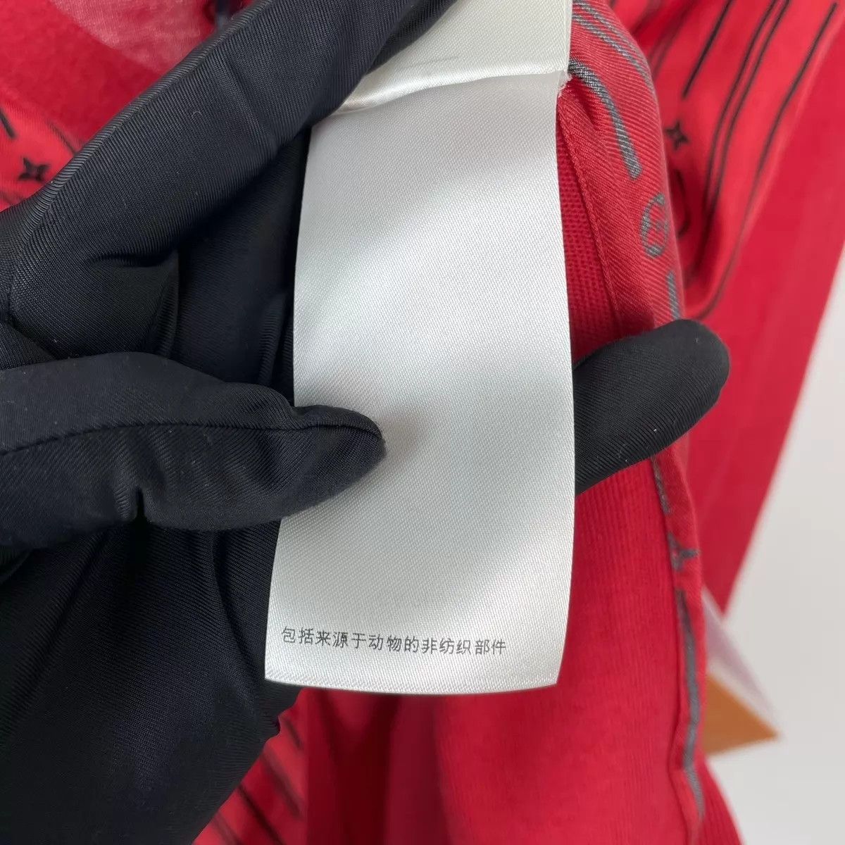 Louis Vuitton LV Red Shirt L Size L / US 10 / IT 46 - 9 Thumbnail