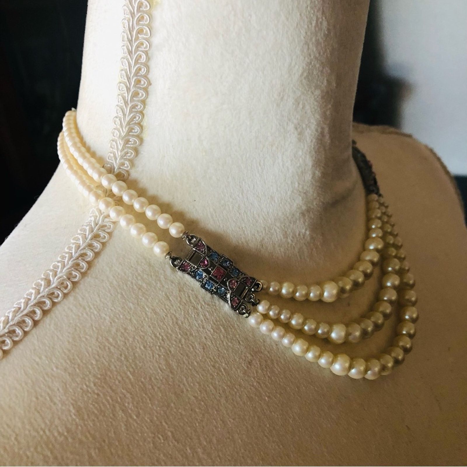 Vintage Vintage 1928 elegant classy pearl necklace and earring set Size ONE SIZE - 4 Thumbnail