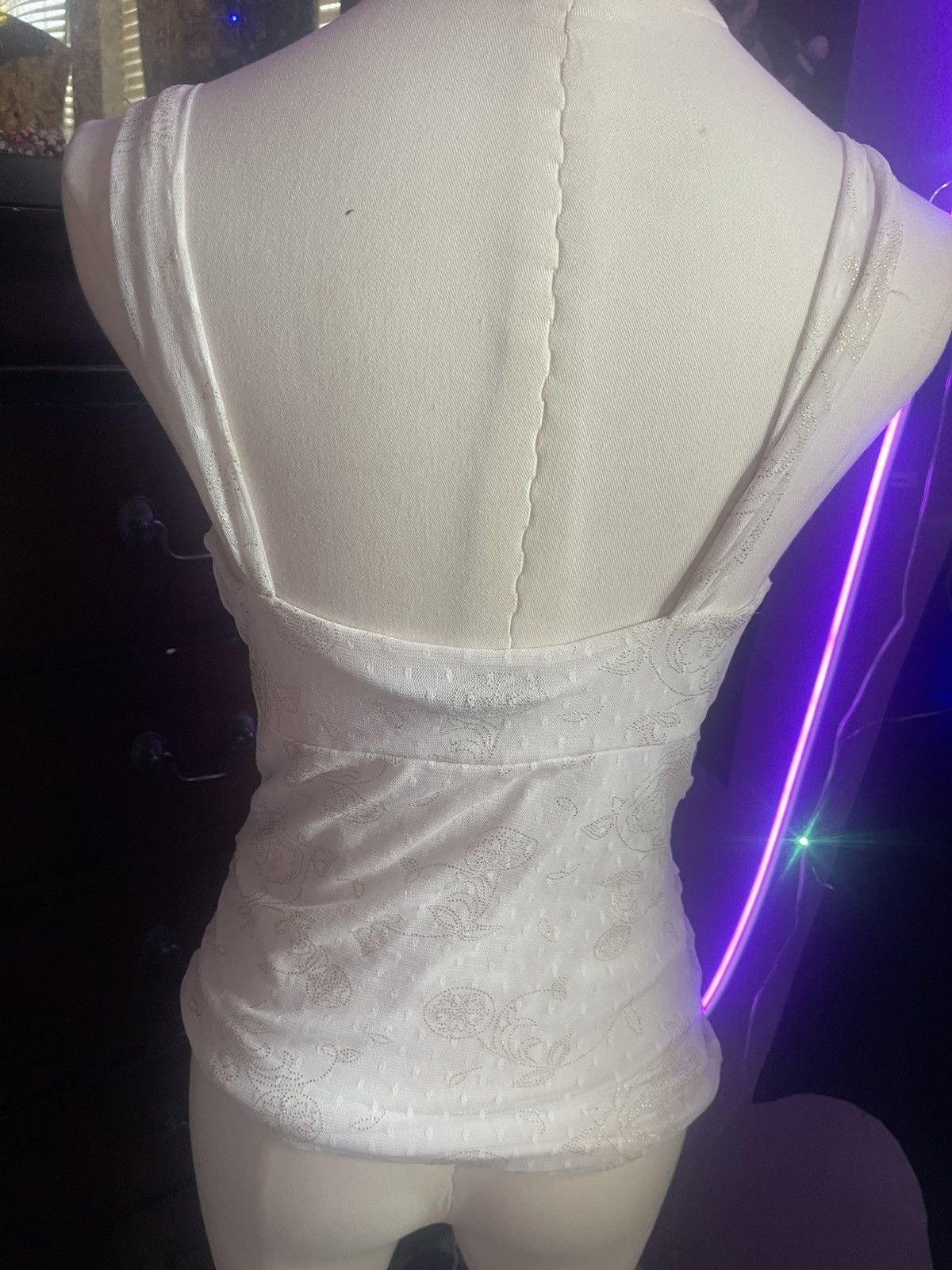 Express White lace top with adjustable straps and back. Size S / US 4 / IT 40 - 6 Thumbnail