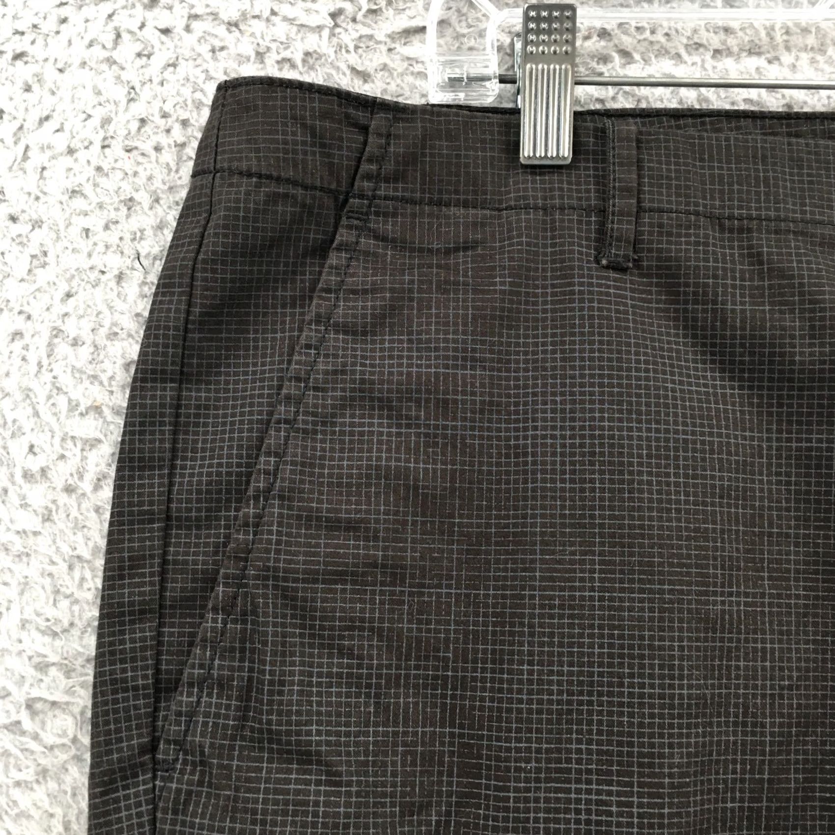 Calvin Klein Calvin Klein Slim Fit Chino Shorts Mens 38 Black Plaid Cotton Short Chino Flat Front Slit Pocket Breathable Casual Men Size US 38 / EU 54 - 4 Thumbnail