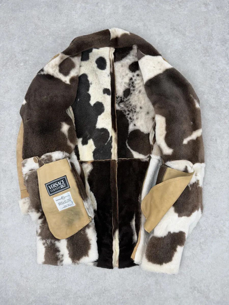 Versace 2000s Versace Beige Leather Fur Collar Cow Effect Coat Size US S / EU 44-46 / 1 - 2 Thumbnail