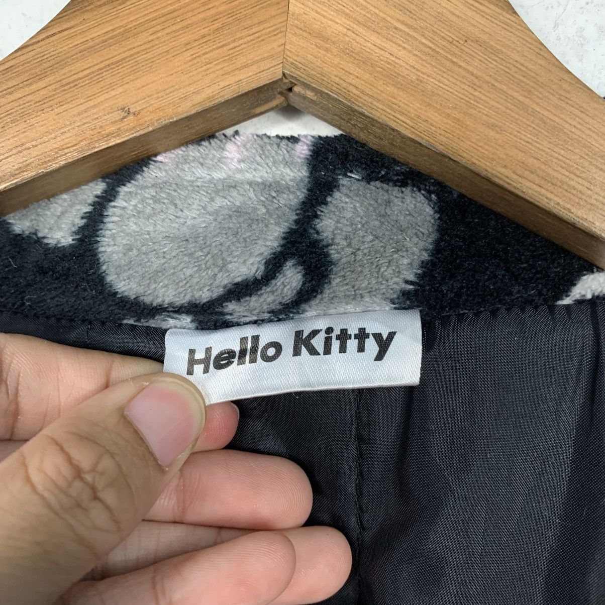 Japanese Brand Hello Kitty Fleece Fullprint Kimono Size L / US 10 / IT 46 - 14 Thumbnail