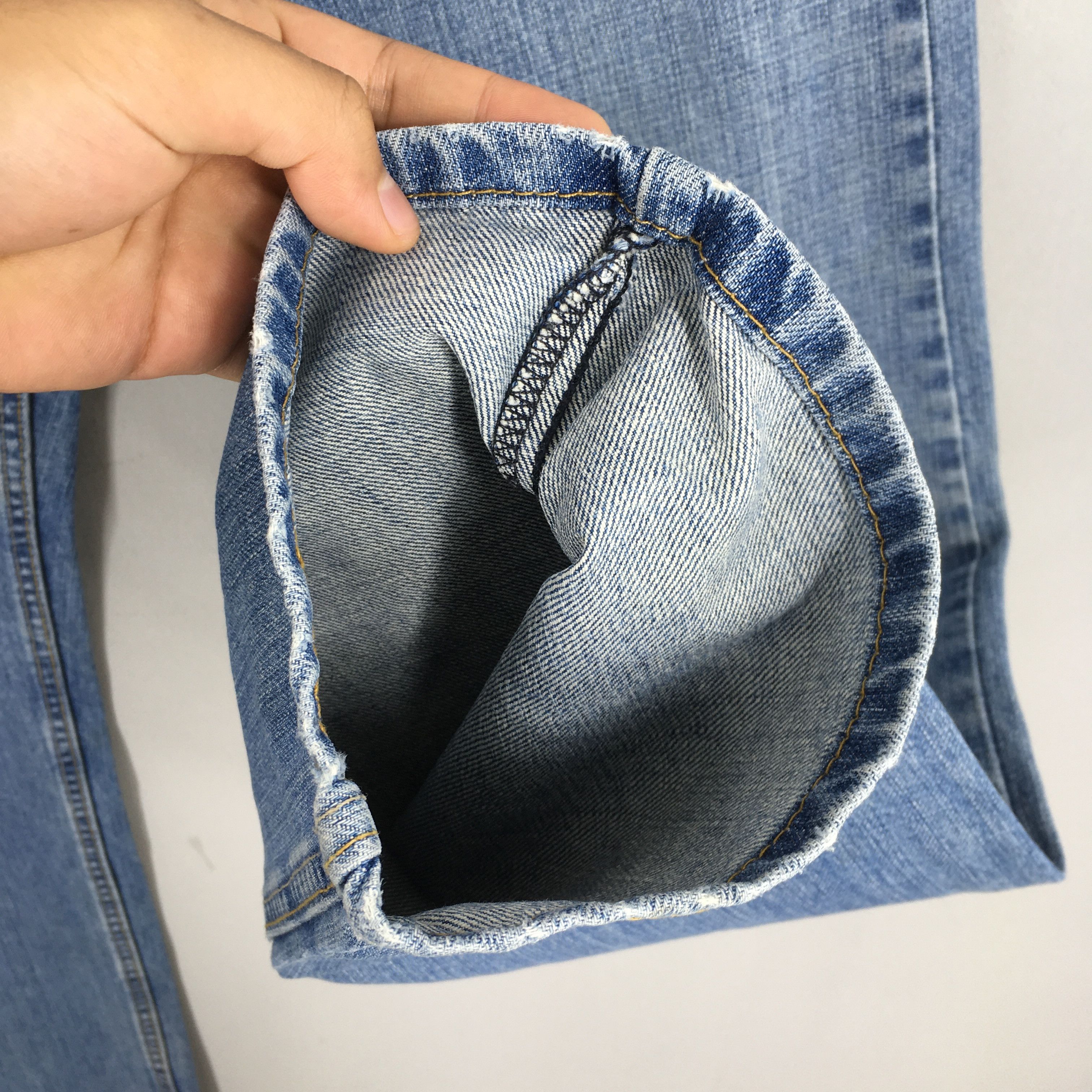 Levi's Size 30x30.5 Vintage Levi's 514 Faded Blue Jeans Size US 30 / EU 46 - 5 Thumbnail