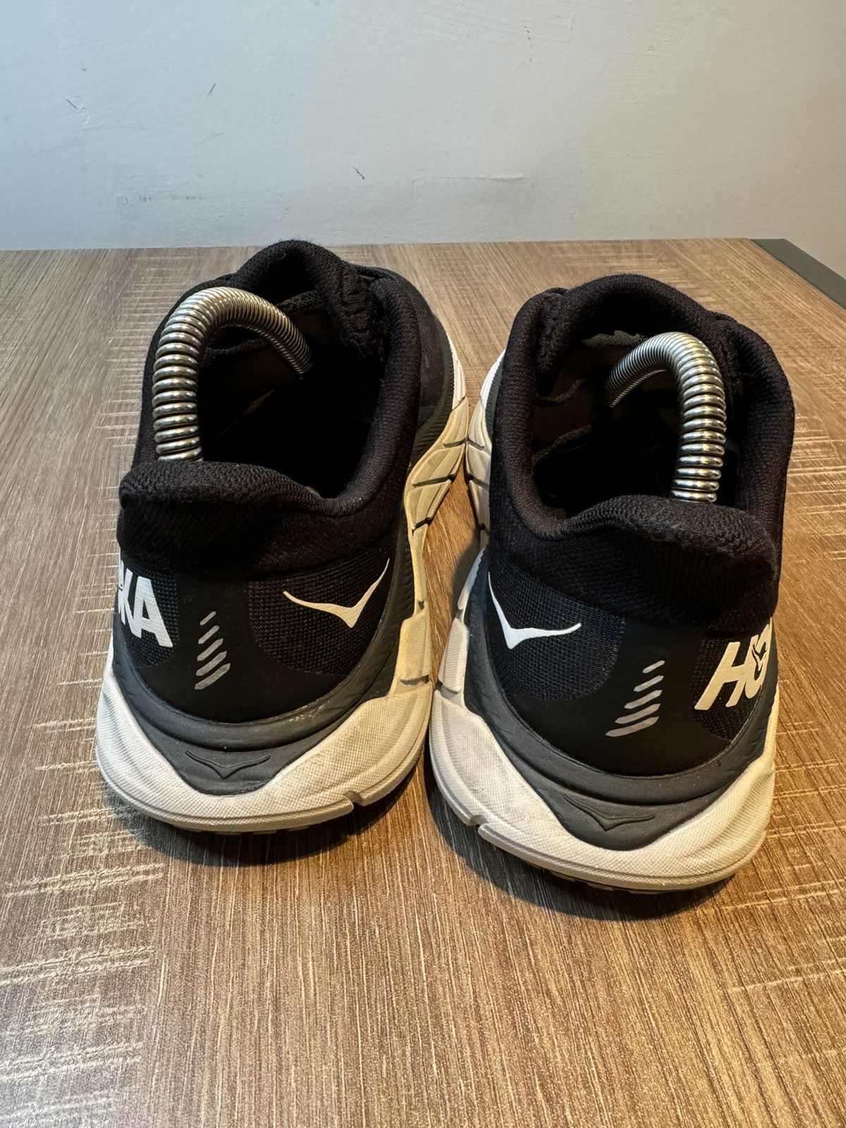 Hoka Hoka Womens Arahi 5 Running Shoes - Wide Black Size 7.5 Size US 7.5 / IT 37.5 - 4 Thumbnail