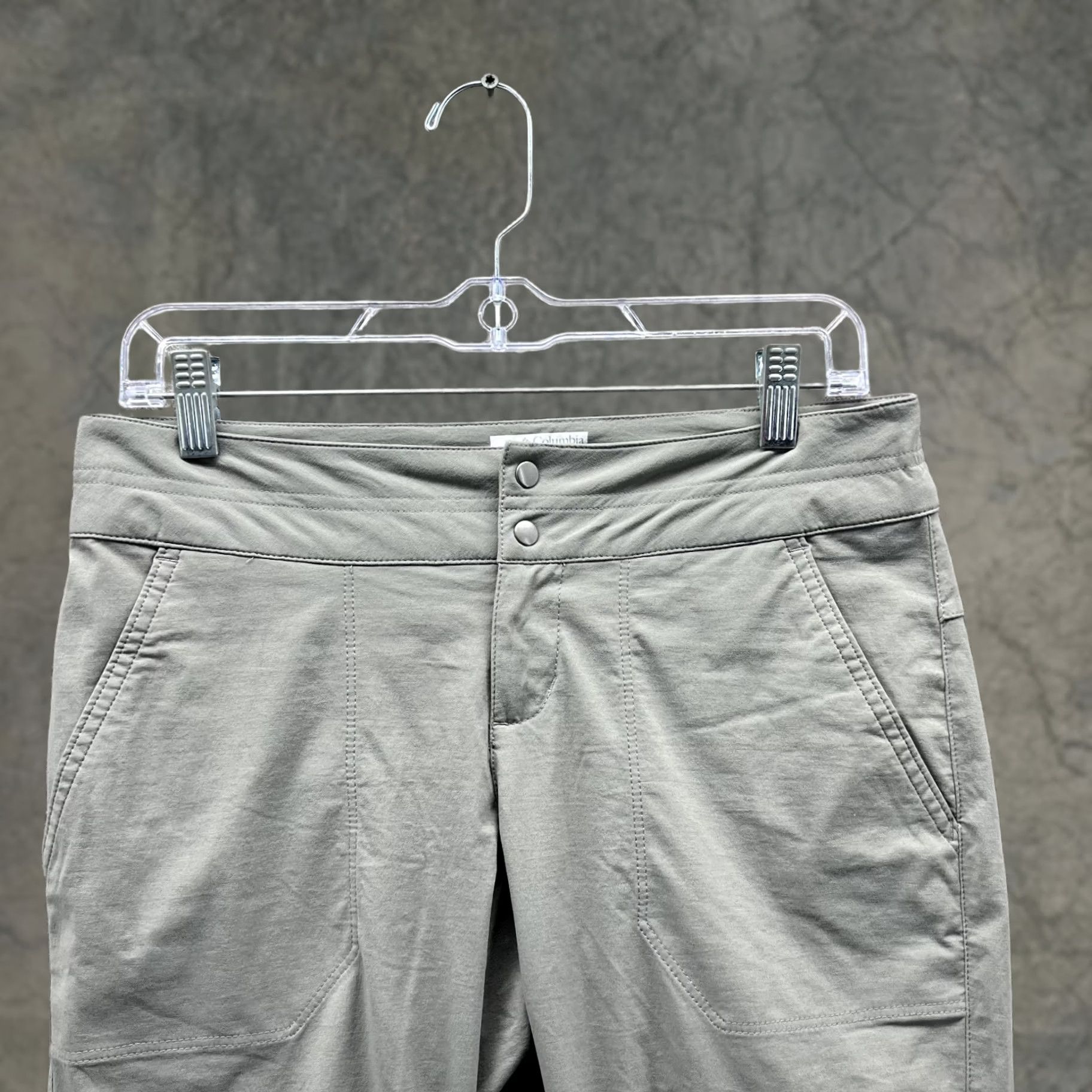 Vintage Columbia Pants Women 4/36 Gray Chino Flat Front Omni Shield Casual / Formal / Travel Womens Size 4 Gray Size 27" / US 4 / IT 40 - 1 Thumbnail