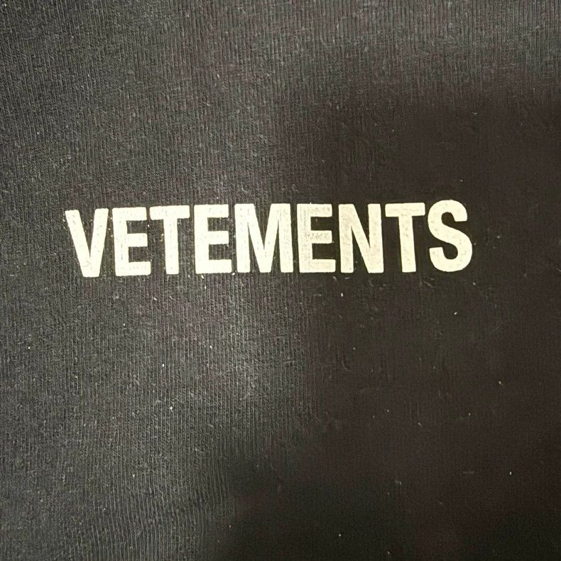 Vetements Vetements Short sleeves with small logo letters printed on Size US L / EU 52-54 / 3 - 3 Thumbnail