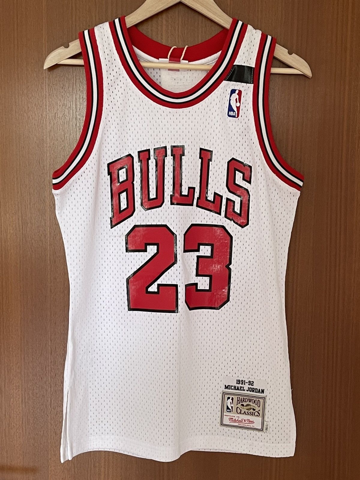 Mitchell & Ness Michael Jordan Chicago Bulls Mitchell & Ness 1991-92 Jersey Size US S / EU 44-46 / 1 - 1 Thumbnail