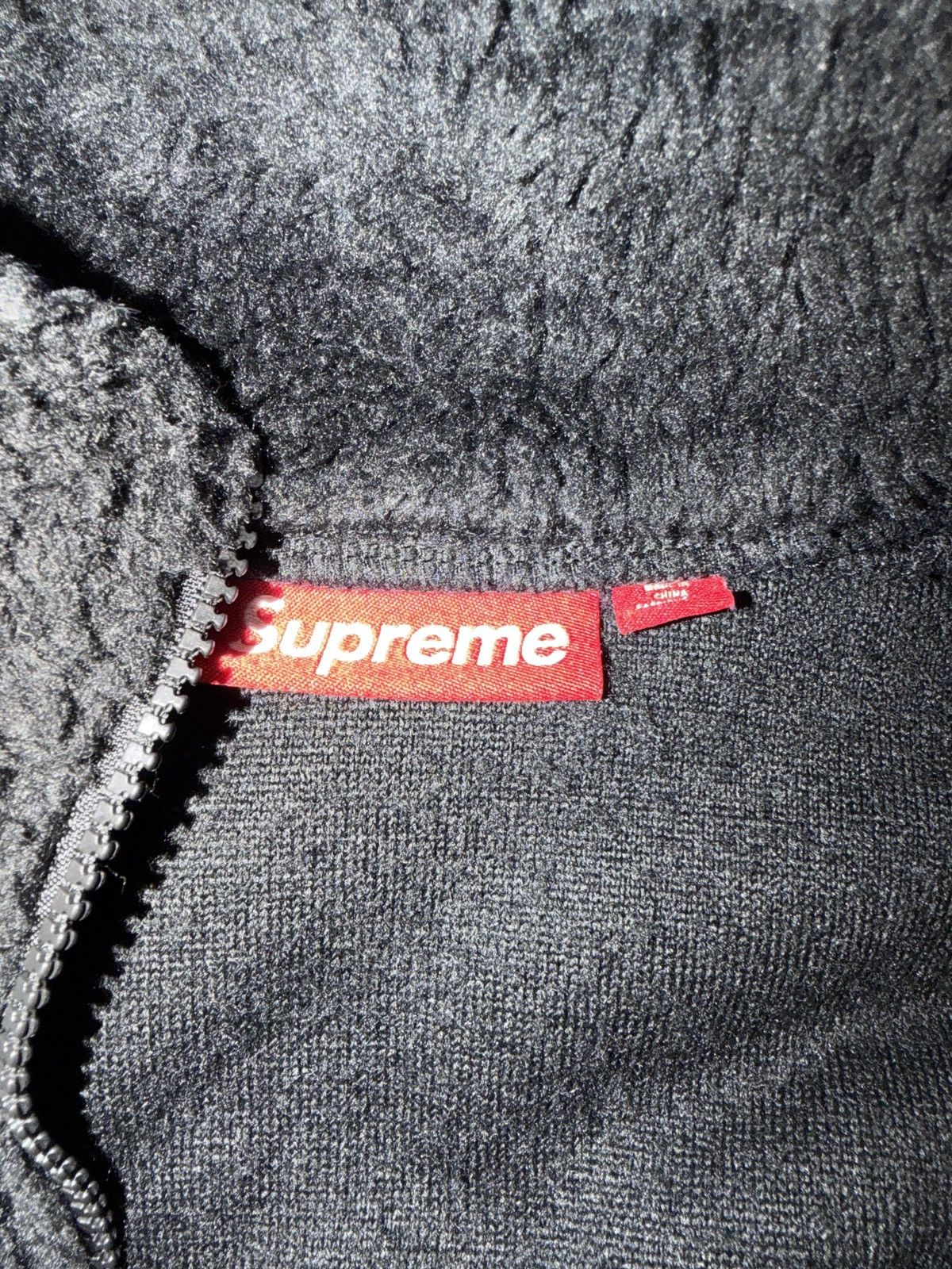 Supreme Supreme Shoulder Logo Fleece Jacket – Black (Size M) Size US M / EU 48-50 / 2 - 4 Thumbnail