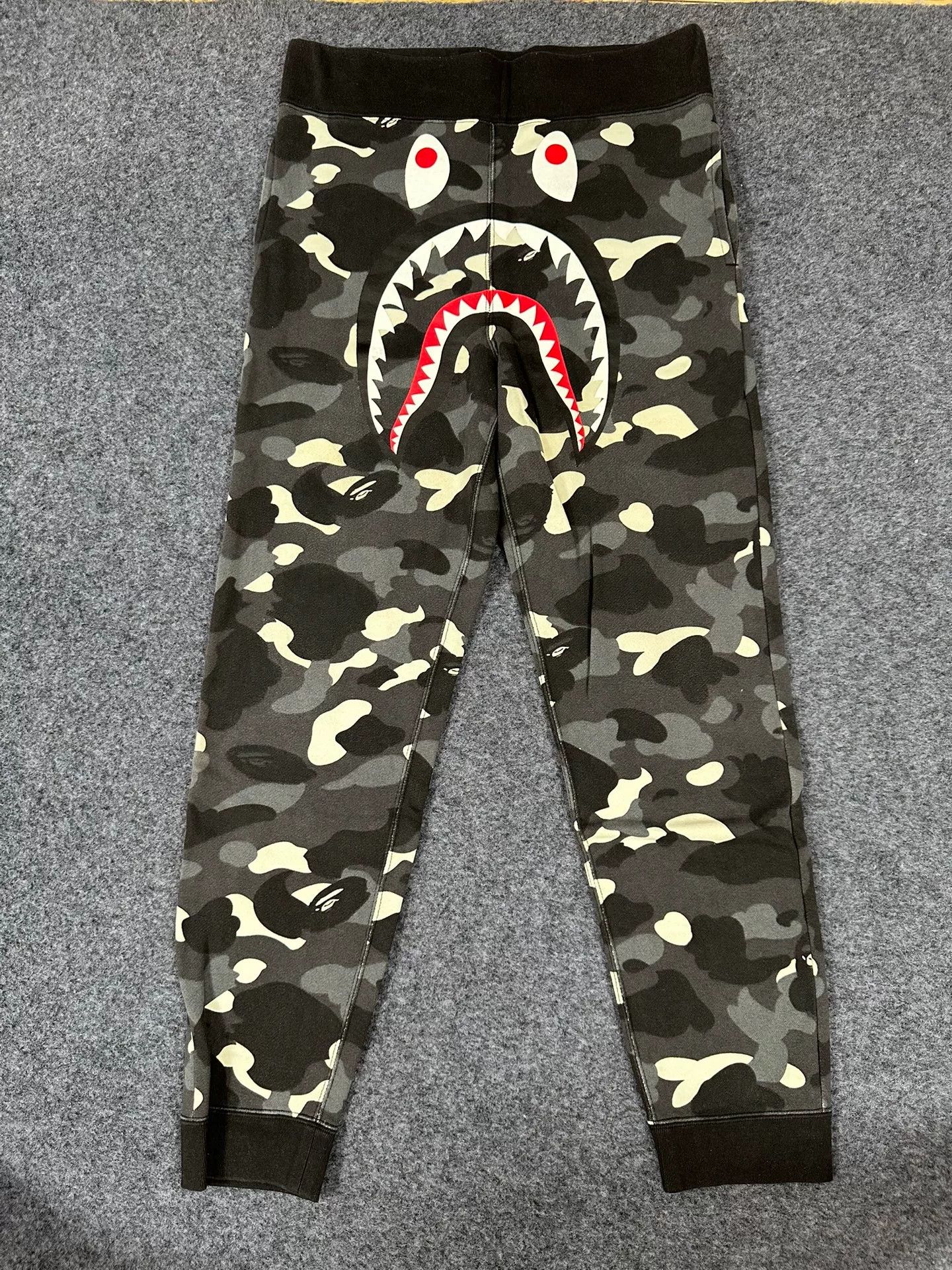 Bape Bape Multi Shark Pants Casual Designer Size US 32 / EU 48 - 1 Thumbnail