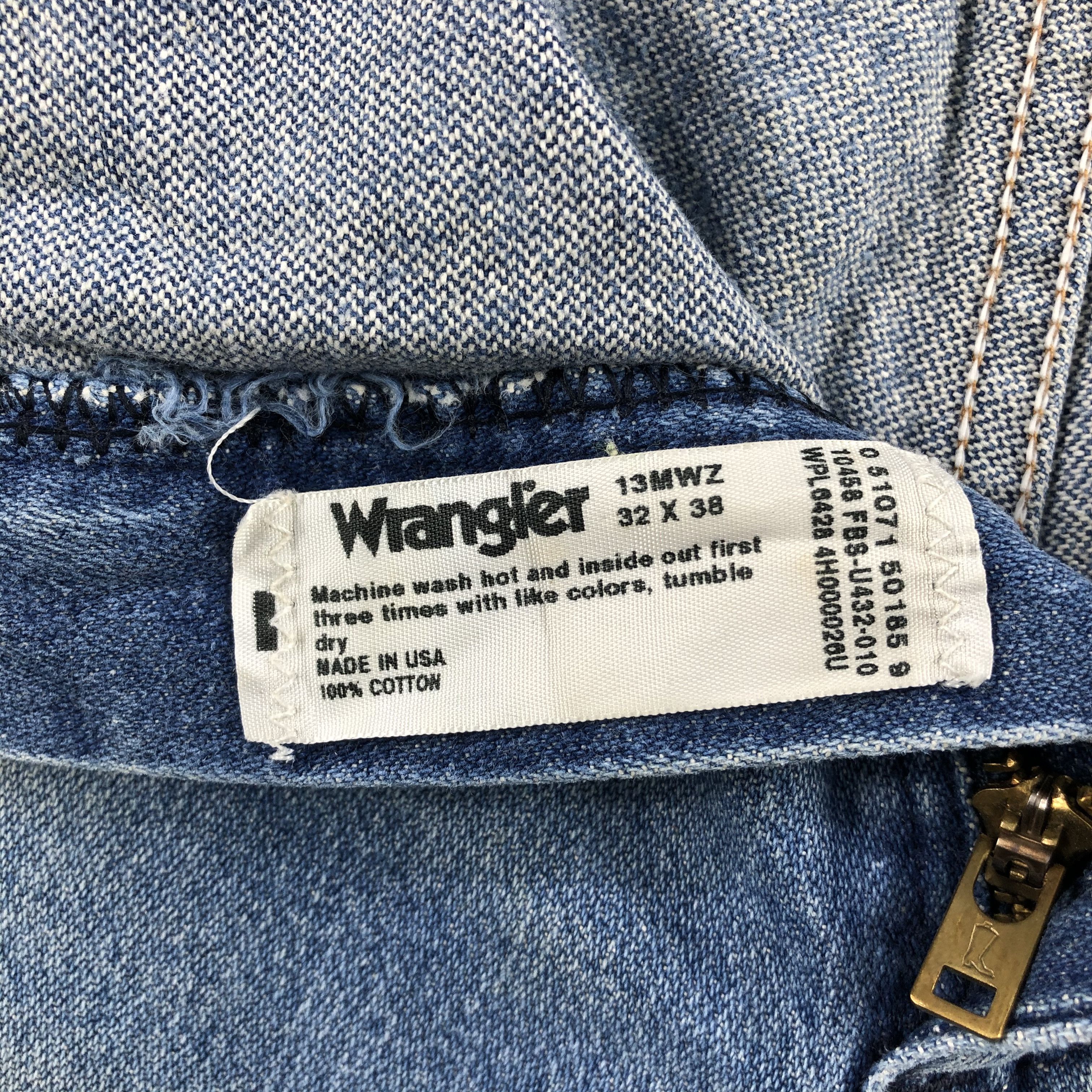 Vintage Vintage Blue Wash Wrangler Jeans-J2051 Size US 31 - 13 Thumbnail