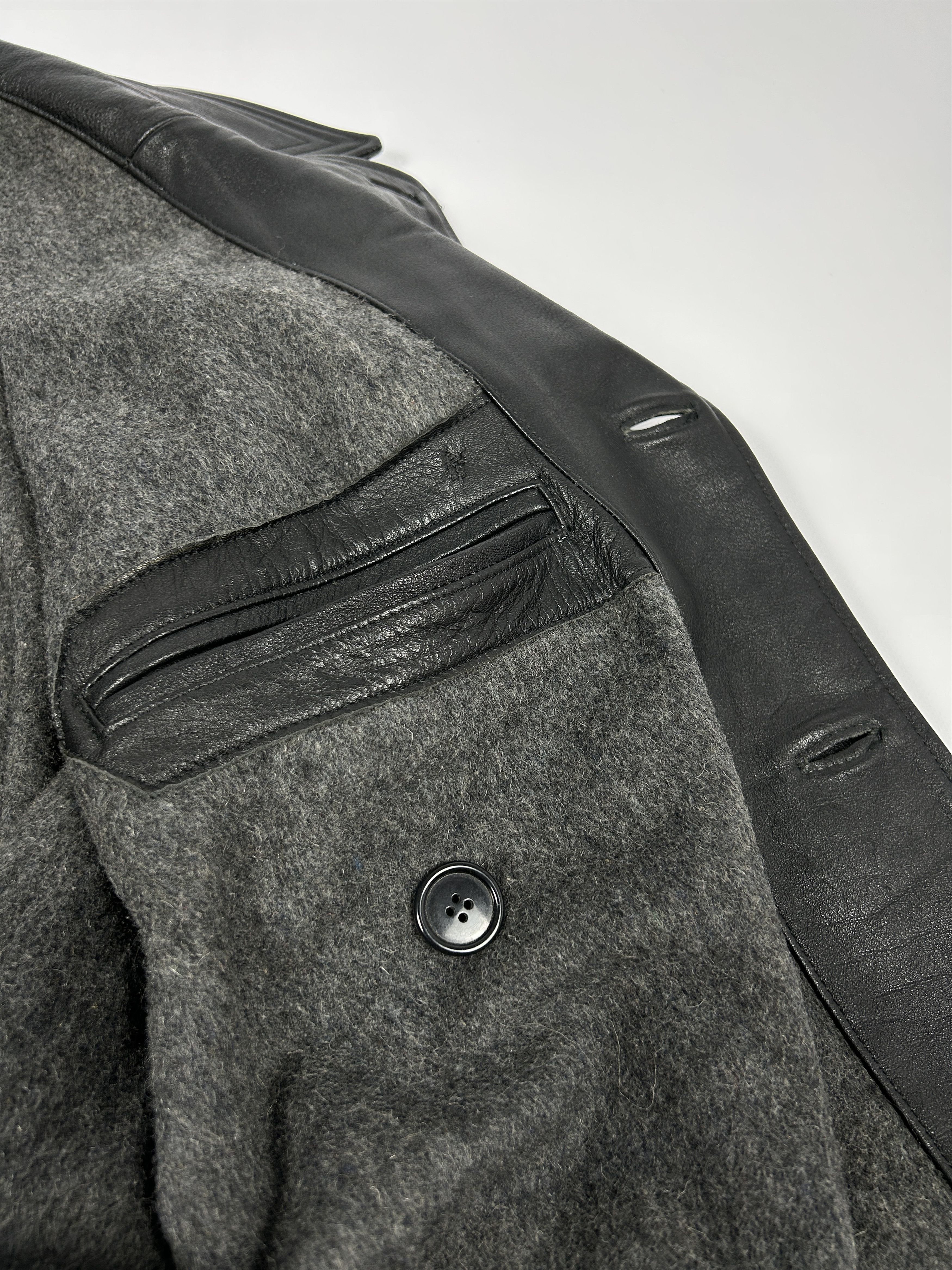 Genuine Leather Vintage black leather double breasted peacoat Size US L / EU 52-54 / 3 - 15 Thumbnail
