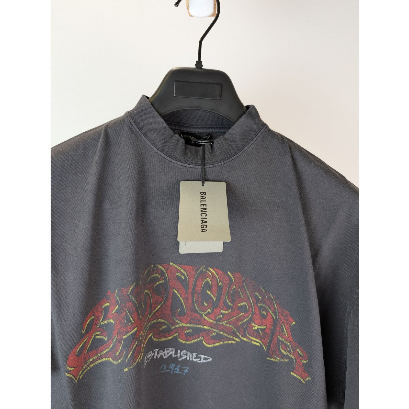 Balenciaga o1rshd1 Offshore Oversized Vintage Jersey T-Shirt in Black Size US M / EU 48-50 / 2 - 7 Thumbnail