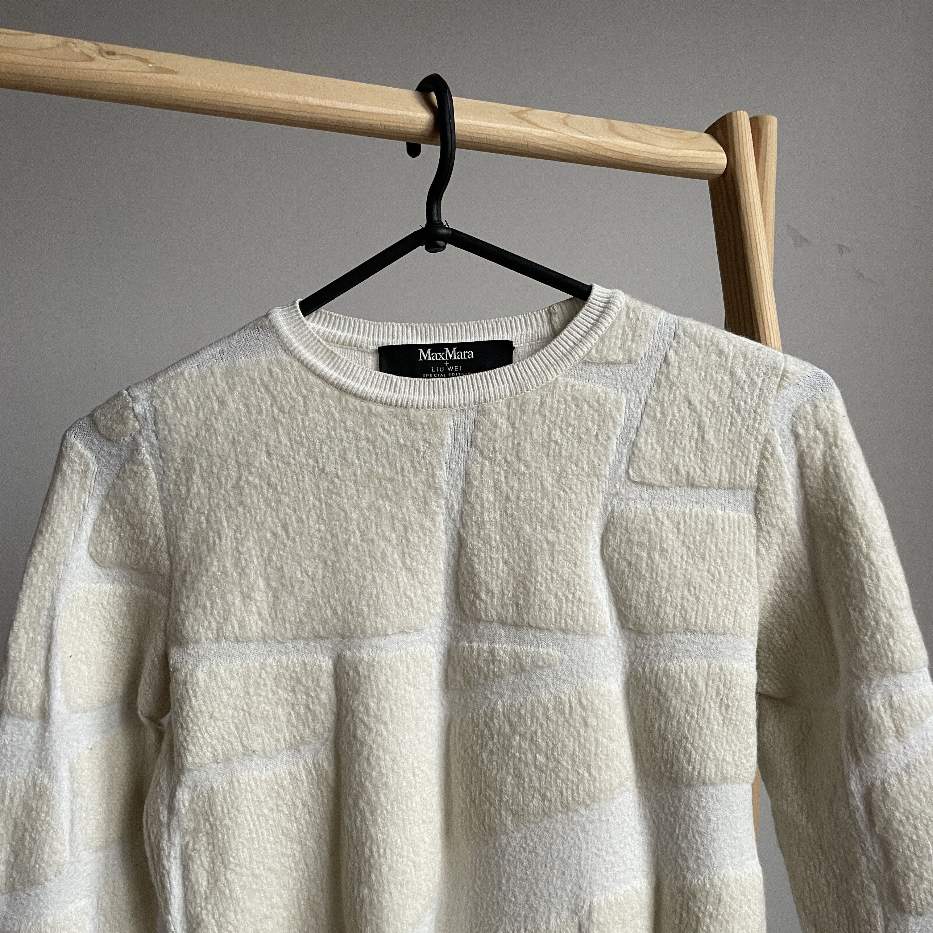 Max Mara Max Mara x Liu Wei Capsule Collection Monopolis Wool Sweater Size XS / US 0-2 / IT 36-38 - 4 Thumbnail
