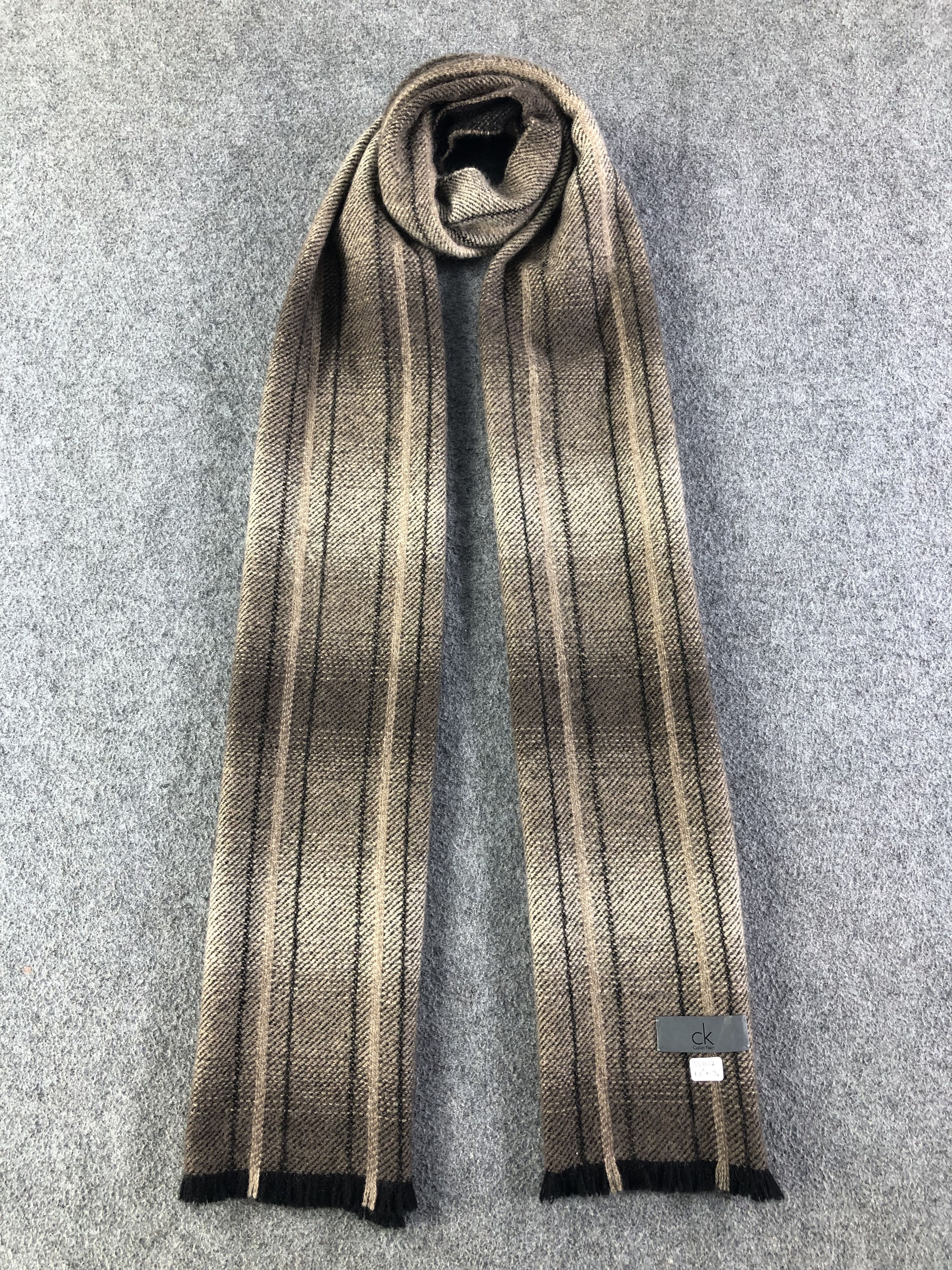 Calvin Klein Calvin Klein Scarf / Muffler / Neckwear Size ONE SIZE - 1 Thumbnail