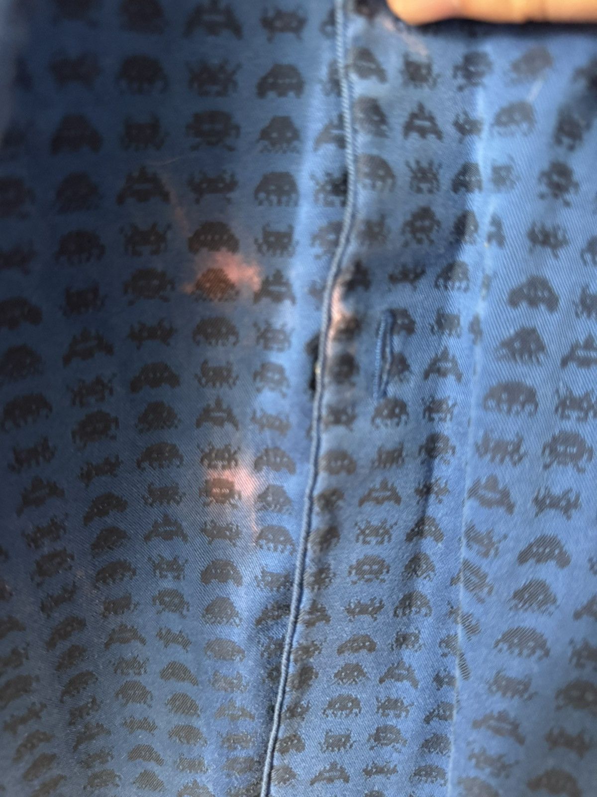 Robert Graham Robert Graham Space Invaders Arcade Flip Cuff Button Up L Size US L / EU 52-54 / 3 - 5 Thumbnail
