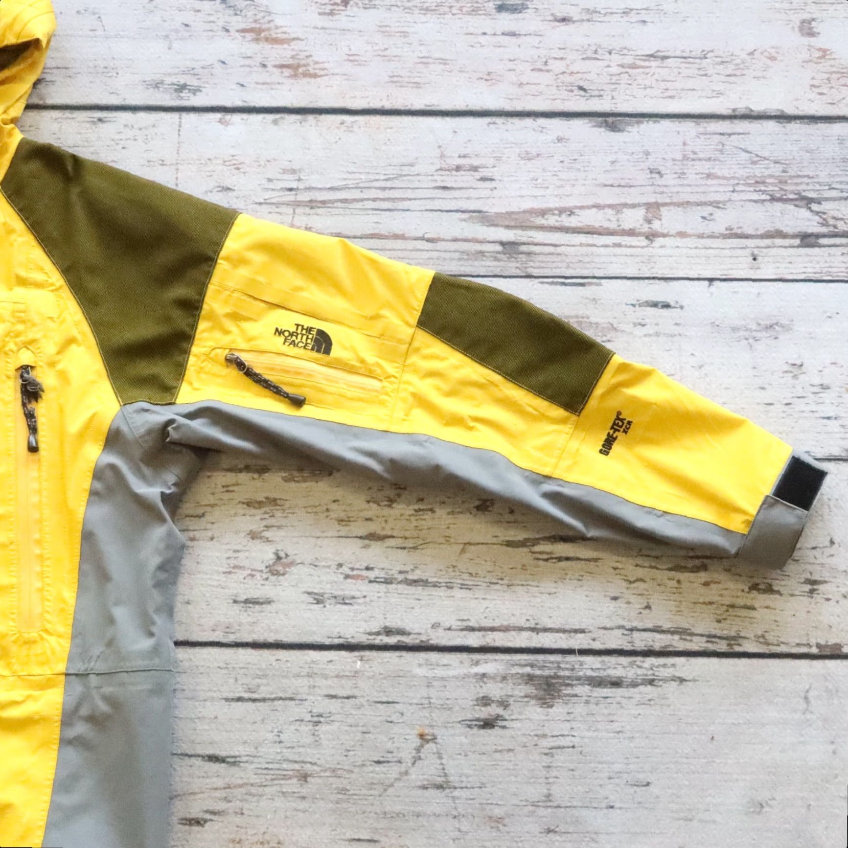 The North Face VINTAGE The North Face Summit Series Gore-Tex XCR Jacket Mens L Yellow GTX Summit Series Parka Jacket Size US L / EU 52-54 / 3 - 5 Thumbnail