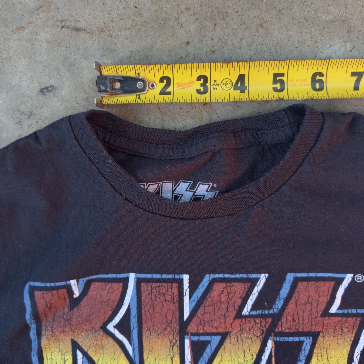 Mad Engine KISS Alive in 75 Rock Tee Distressed Faded Black Band Shirt Size US S / EU 44-46 / 1 - 7 Thumbnail