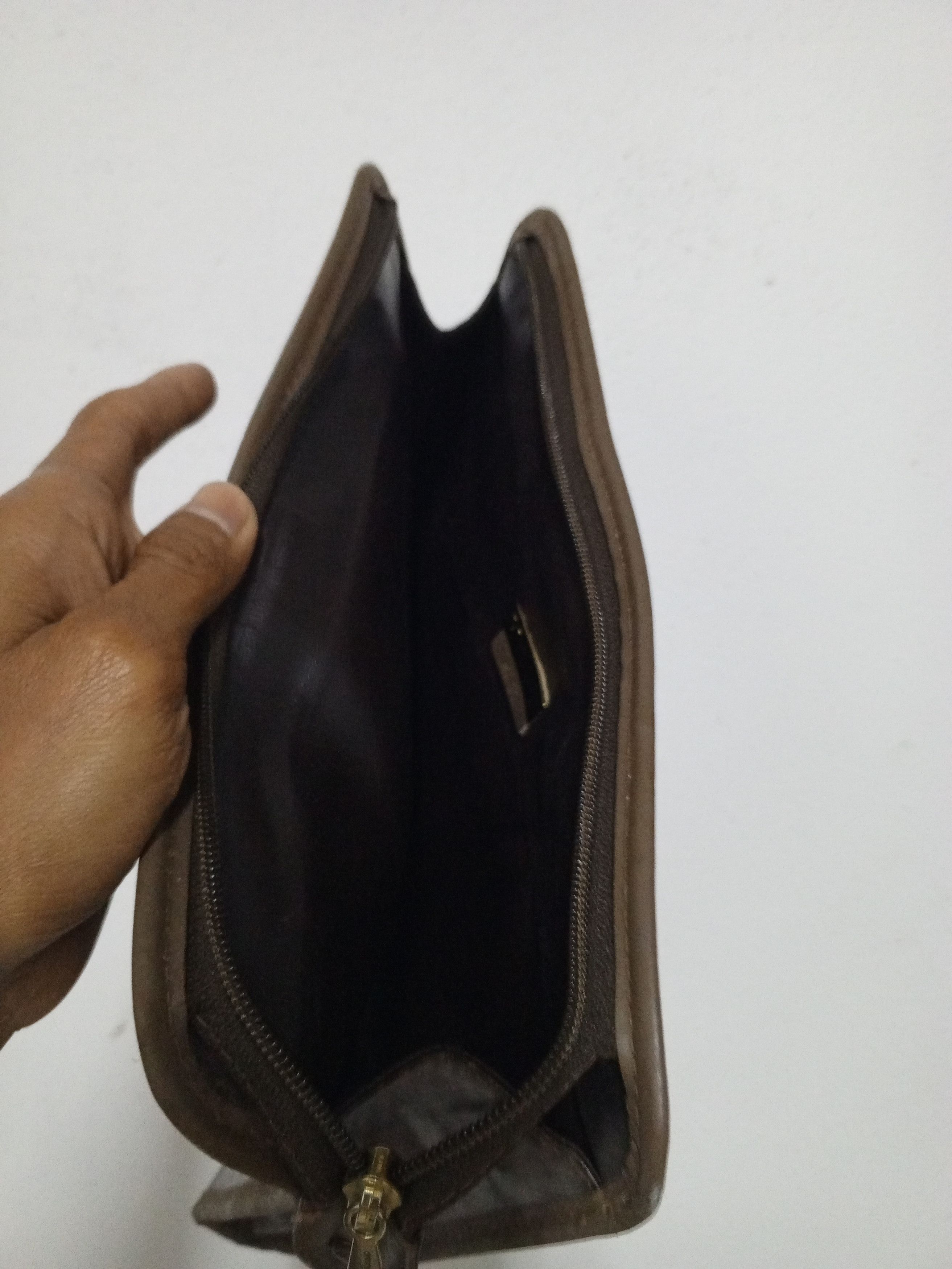 Mario Valentino Vtg MARIO VALENTINO Brown Coated Canvas Medium Clutch Bag Size ONE SIZE - 6 Thumbnail