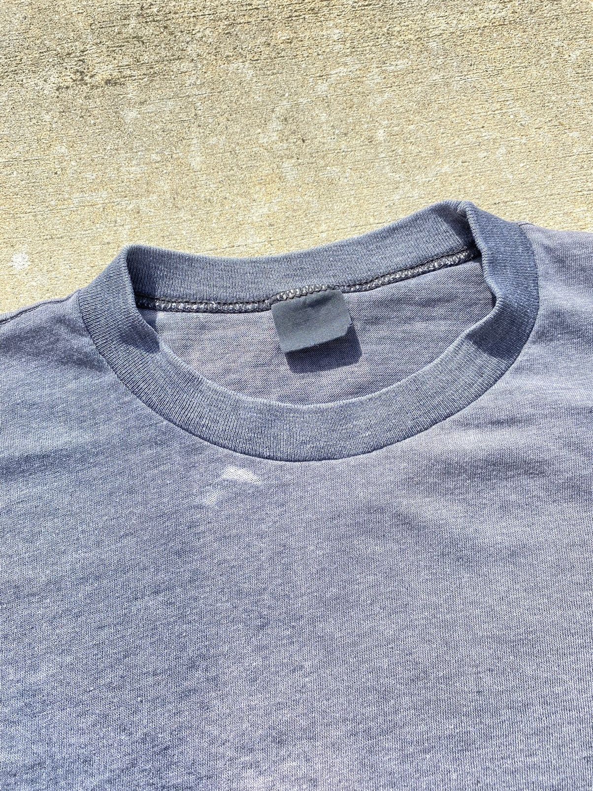 Vintage VINTAGE Blank T-Shirt Size US M / EU 48-50 / 2 - 2 Thumbnail