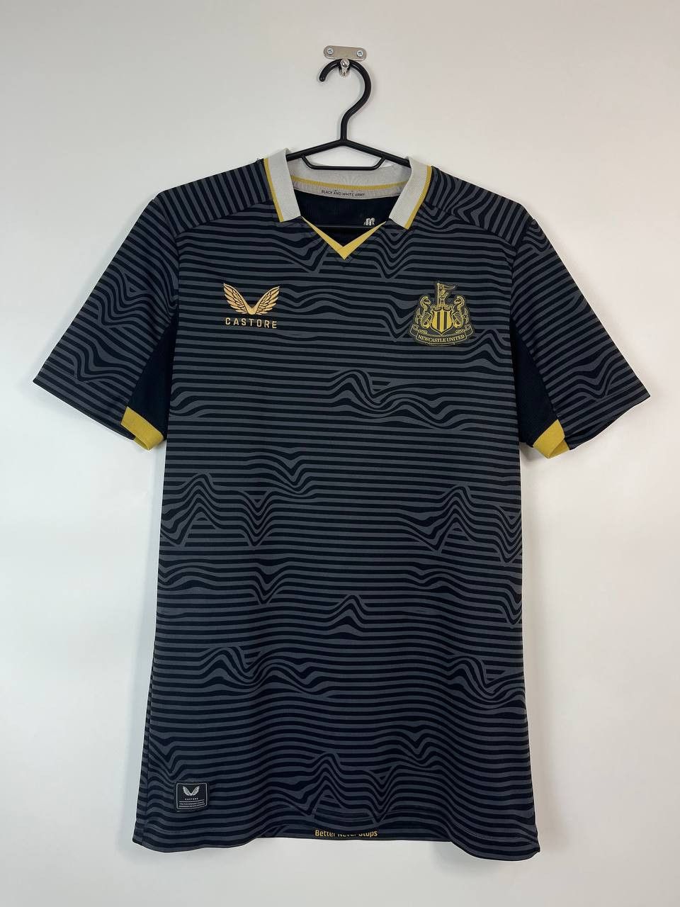 Castore NEWCASTLE UNITED 2021 2022 TRAINING T-SHIRT CASTORE Size S Size US S / EU 44-46 / 1 - 1 Thumbnail